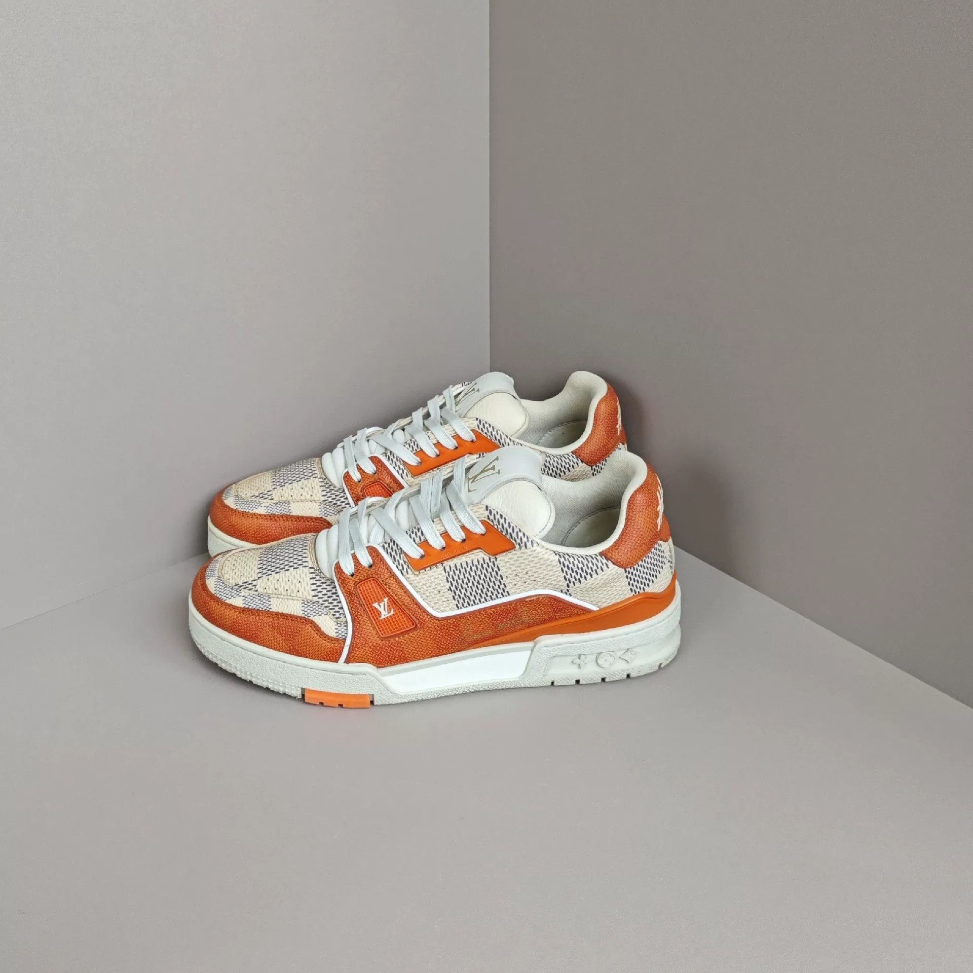 Louis Vuitton Louis Vuitton Training Lowtop Sneakers 7 Men Size US 7 / EU 40 - 1 Thumbnail