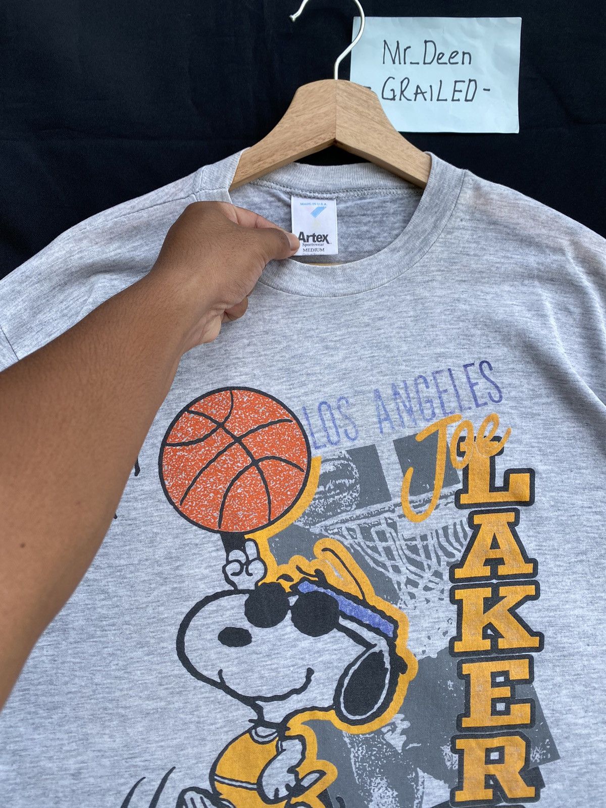 NBA Rare Vintage 90s Snoopy x Los Angeles Lakers Tshirt Size US M / EU 48-50 / 2 - 6 Thumbnail