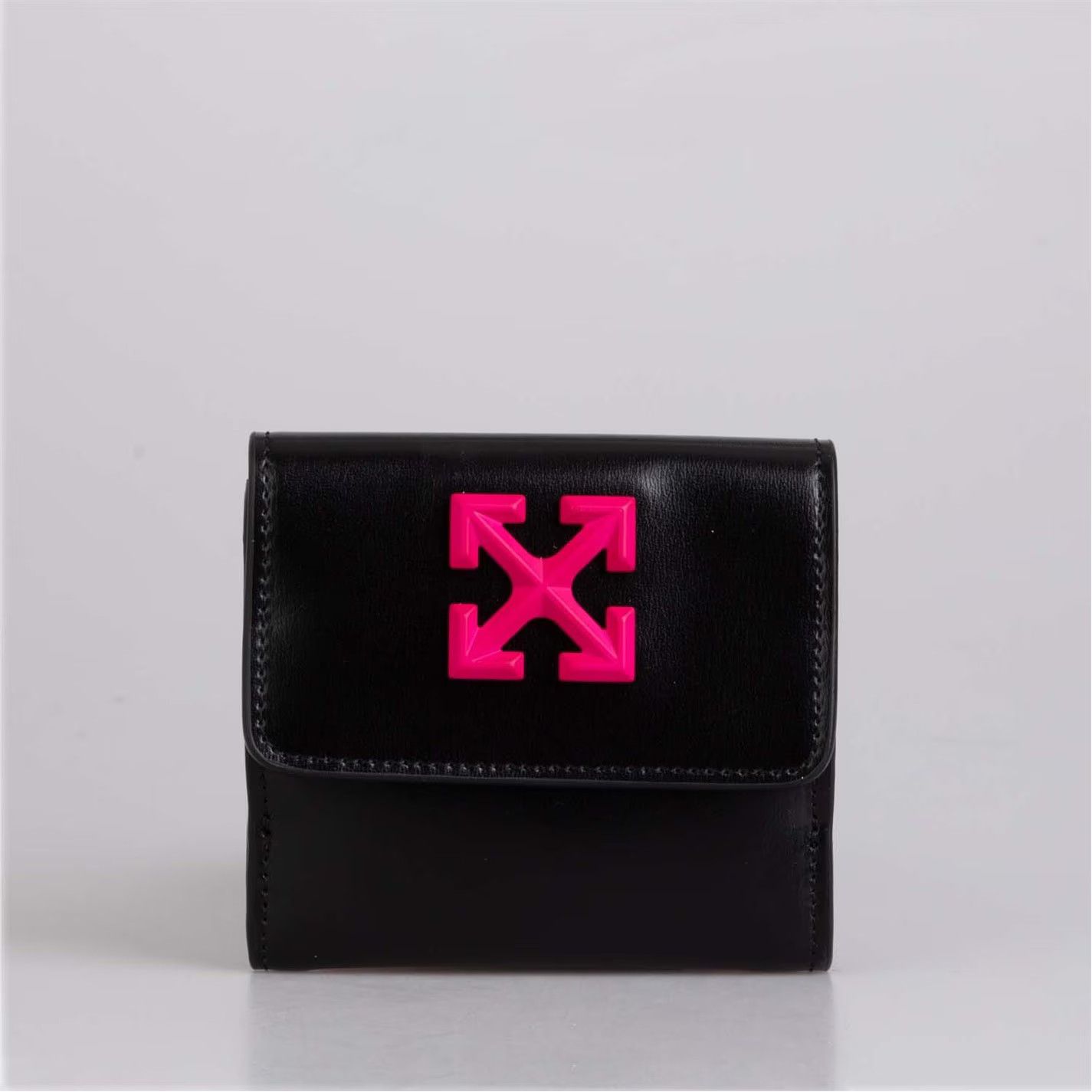 Off-White o1g2r1mq0225 Size: OS / Wallet in Black Size ONE SIZE - 1 Thumbnail