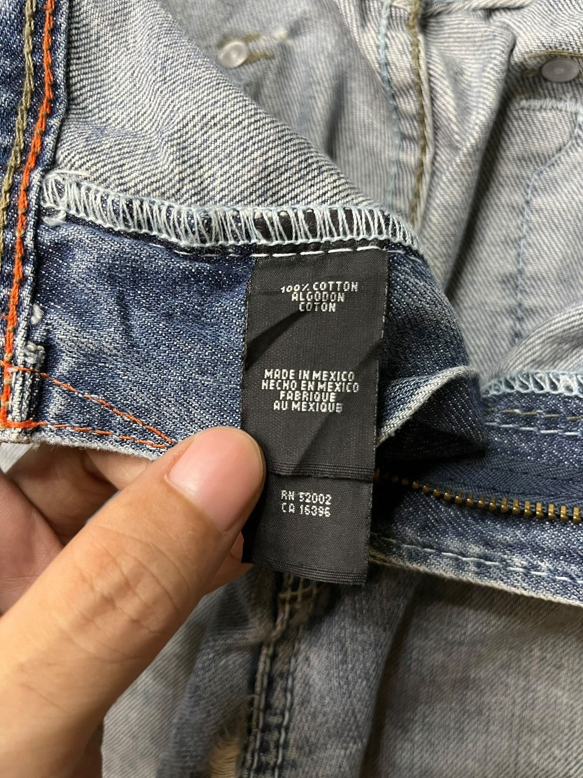 DKNY × Japanese Brand Vintage Dkny Faded Wash Distressed Style Baggy Jeans Size US 33 - 12 Thumbnail