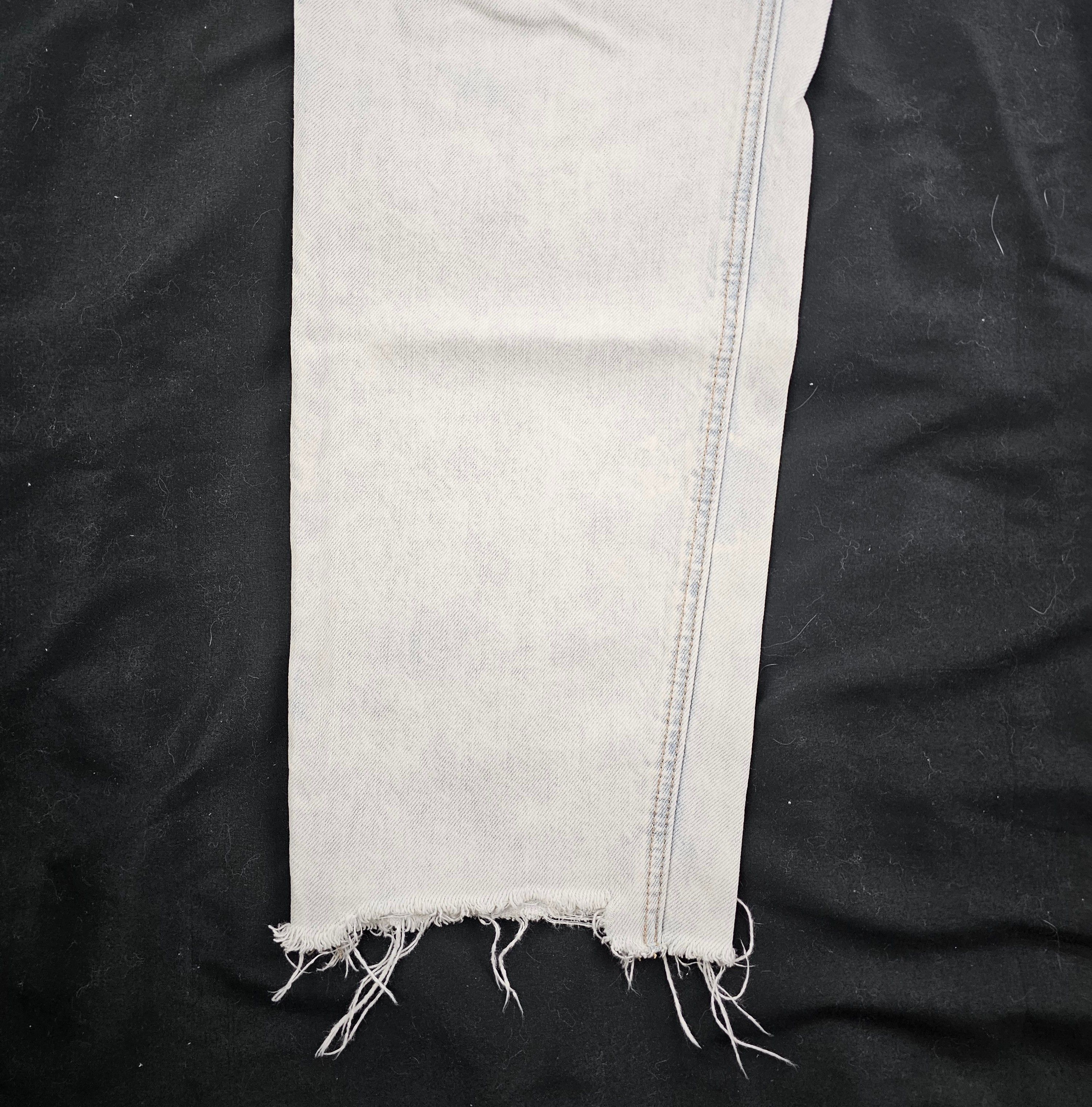 American Eagle Outfitters American Eagle Mom Jean Distressed Light Wash Women's 12 Size 36" / US 14 / IT 50 - 6 Thumbnail