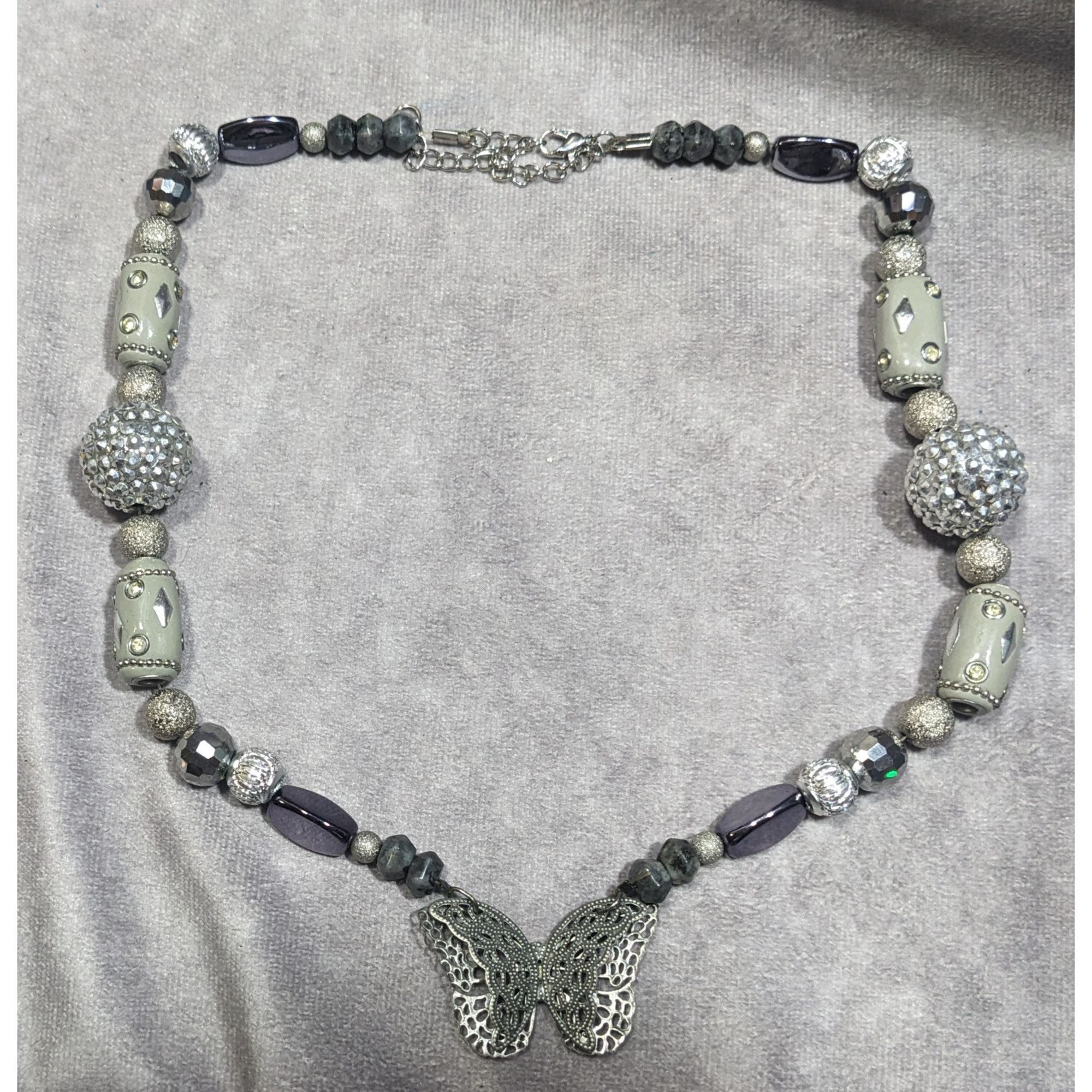 Other Handmade Fairycore Chunky Butterfly Silver Tone Beaded Neckl Size ONE SIZE - 5 Thumbnail