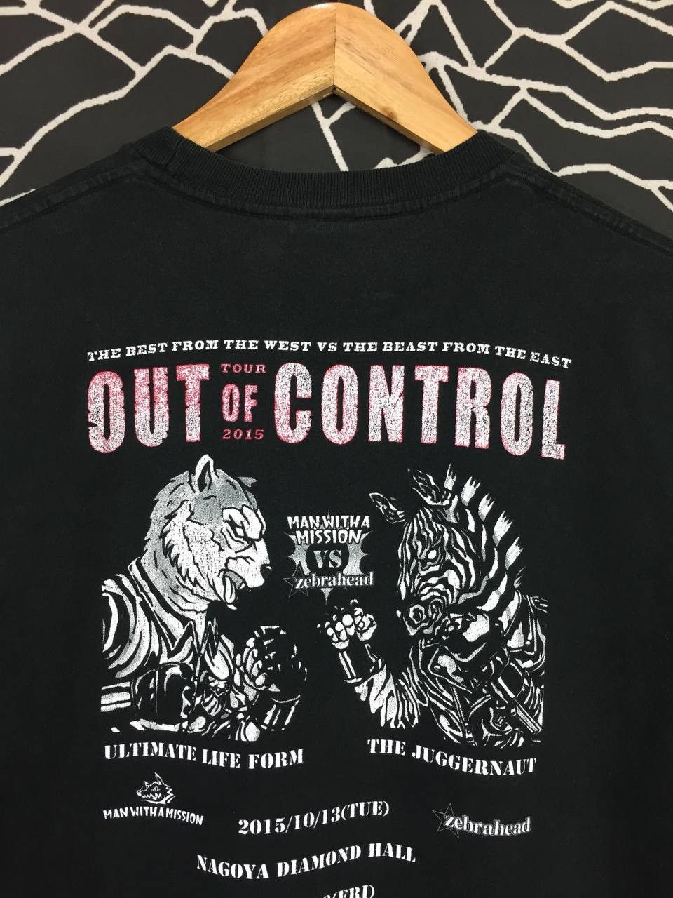 Band Tees × Japanese Brand × Vintage Man With A Mission X Zebrahead Out Of Control Tour 2015 Tee Size US S / EU 44-46 / 1 - 3 Thumbnail