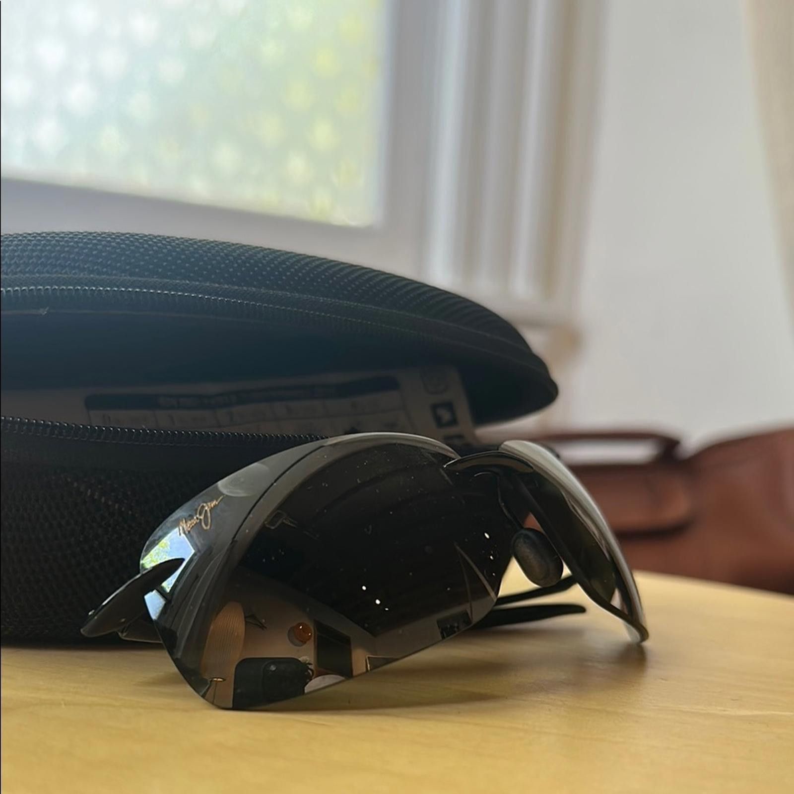 Maui Jim Maui Jim Breakwall Polarized Black Sunglasses with Case Size ONE SIZE - 3 Thumbnail