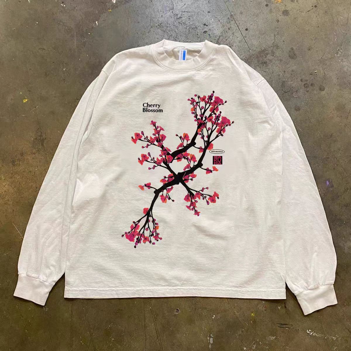 Japanese Brand White casual retro plum blossom print long-sleeved T-shirt Size US M / EU 48-50 / 2 - 1 Thumbnail