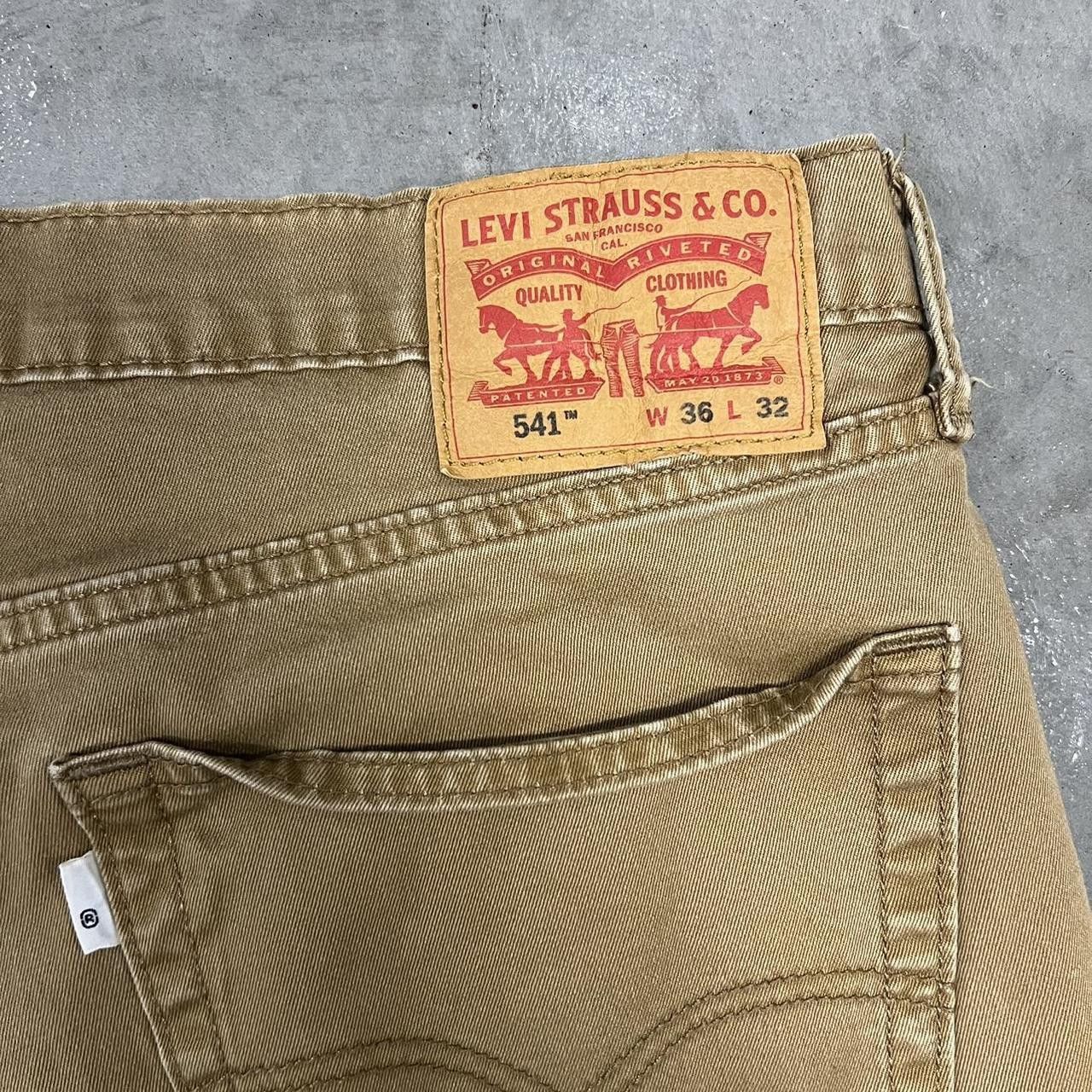Levi's Vintage Y2K/2000s White Tab Levi’s 541 Khaki Pants! Size US 36 / EU 52 - 8 Thumbnail