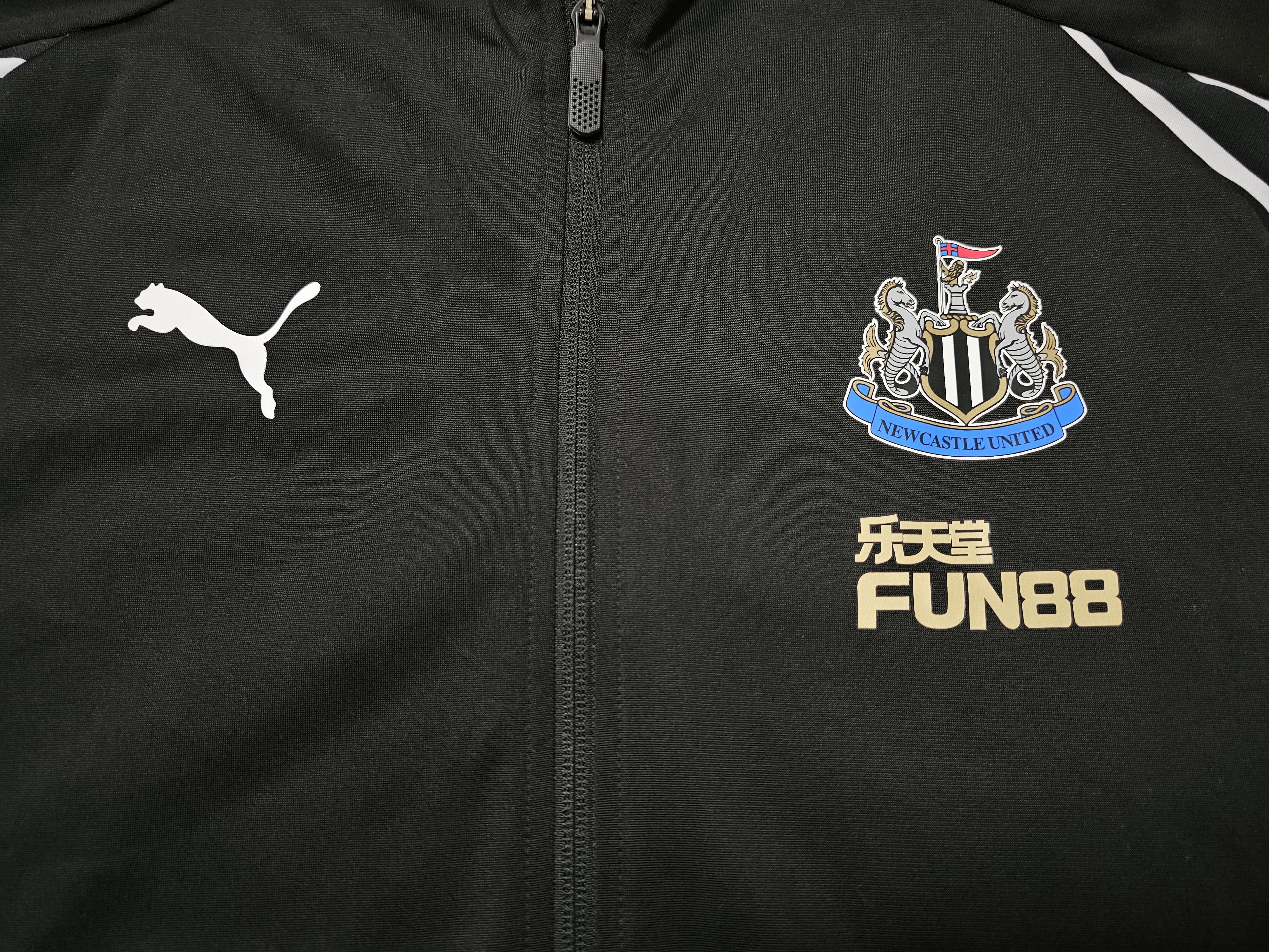 Puma NEWCASTLE 2017 2018 FOOTBALL JACKET SOCCER ZIP JACKET Size US L / EU 52-54 / 3 - 3 Thumbnail