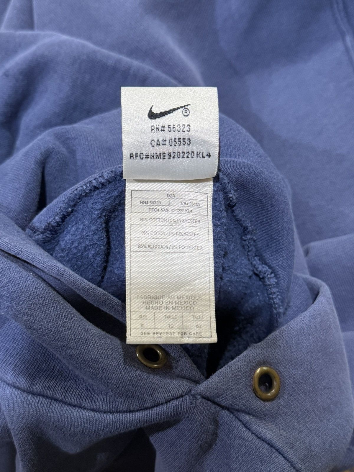Nike Vintage Nike 90’s Thrashed Distressed Faded Blue Hoodie Size US XL / EU 56 / 4 - 15 Thumbnail