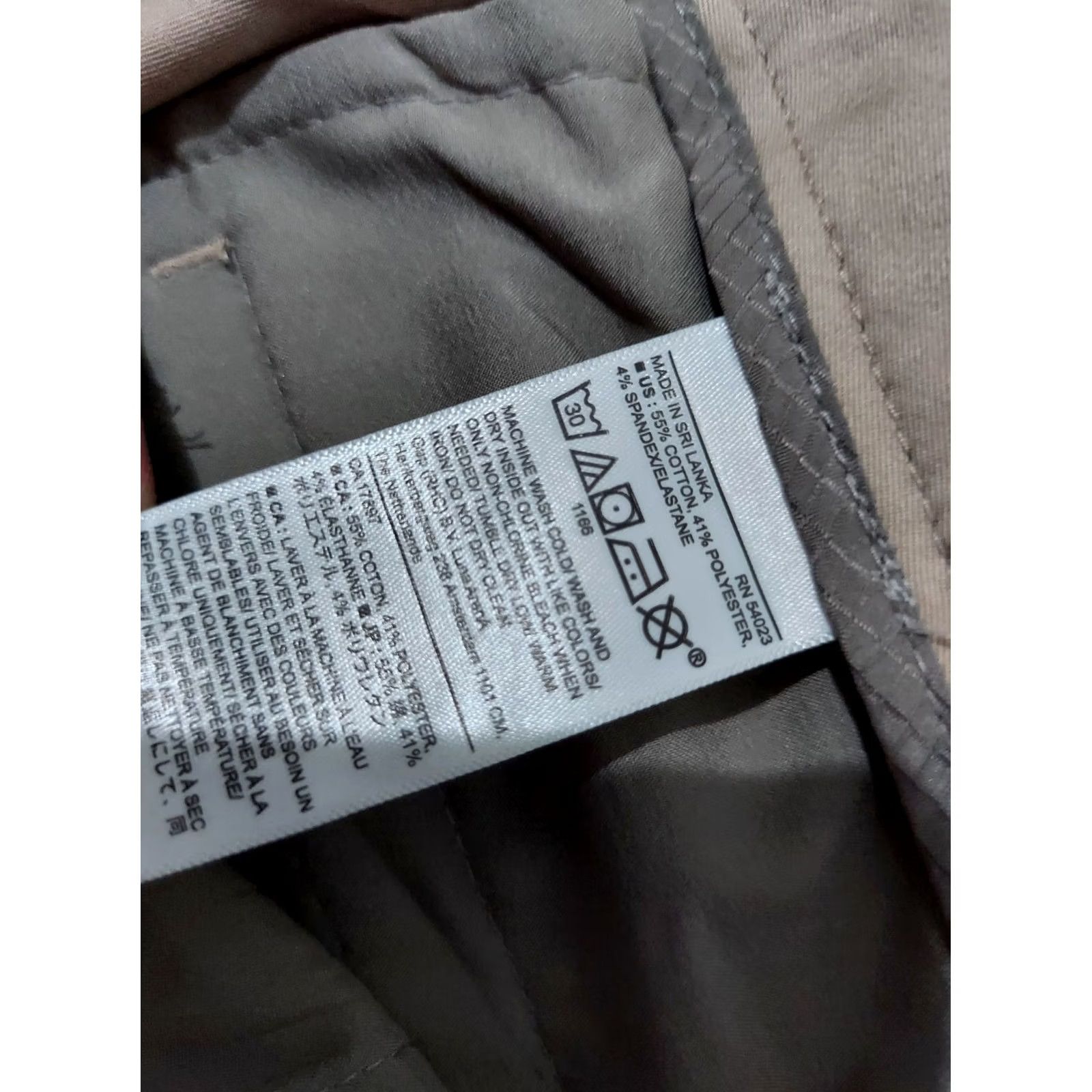 Banana Republic Banana Republic Dress Pants Mens 38x32 Regular Beige Khaki Slack Trouser Performance Dress Pants Mens Beige 90s Size US 32 / EU 48 - 6 Thumbnail
