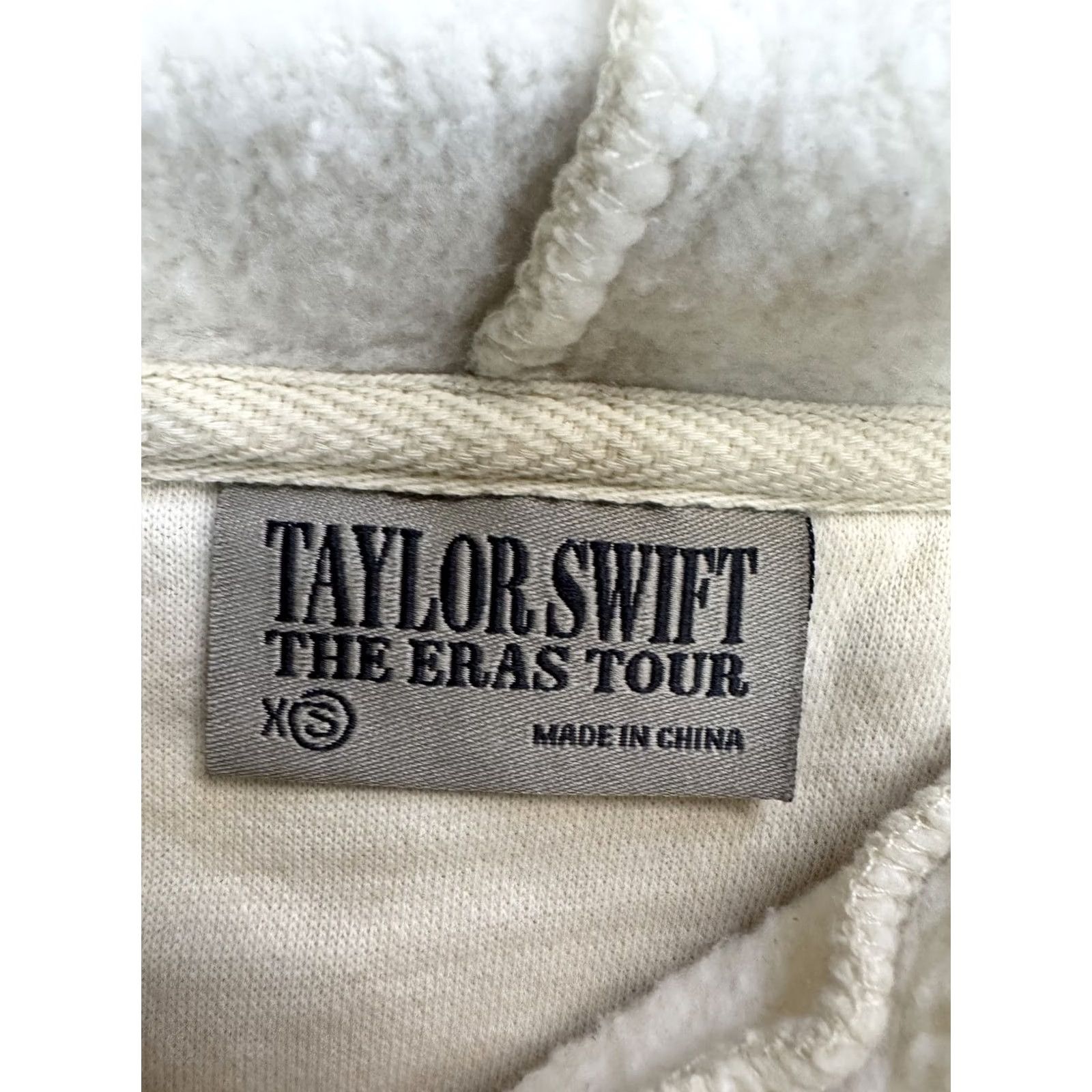 Vintage Taylor Swift The Eras Tour Hoodie Women's XS Cream Pullover Hooded Sweatshirt Graphic Print Raglan Sleeve, Casual Merch Size XS / US 0-2 / IT 36-38 - 2 Thumbnail