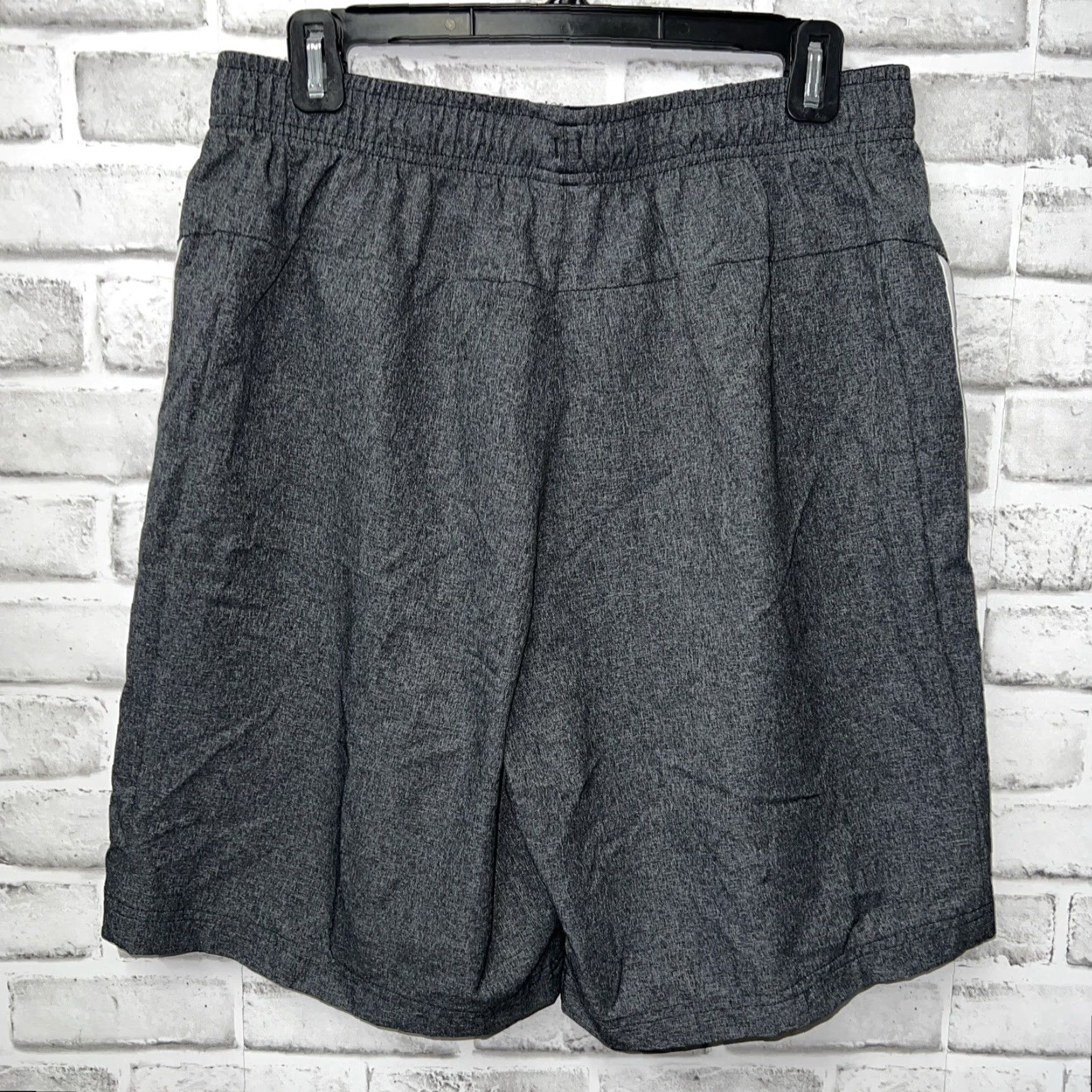 Adidas Adidas Gray Athletic Shorts Mens Size L Size US 33 - 4 Thumbnail
