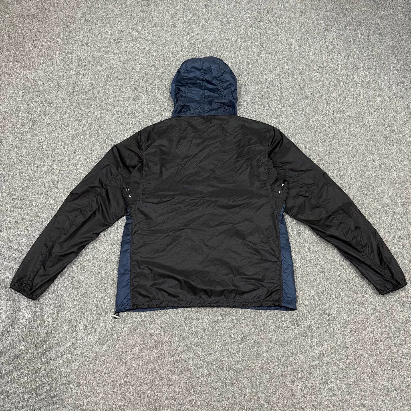 Burberry Burberry black blue colorblocked light windbreaker M Size US M / EU 48-50 / 2 - 2 Thumbnail