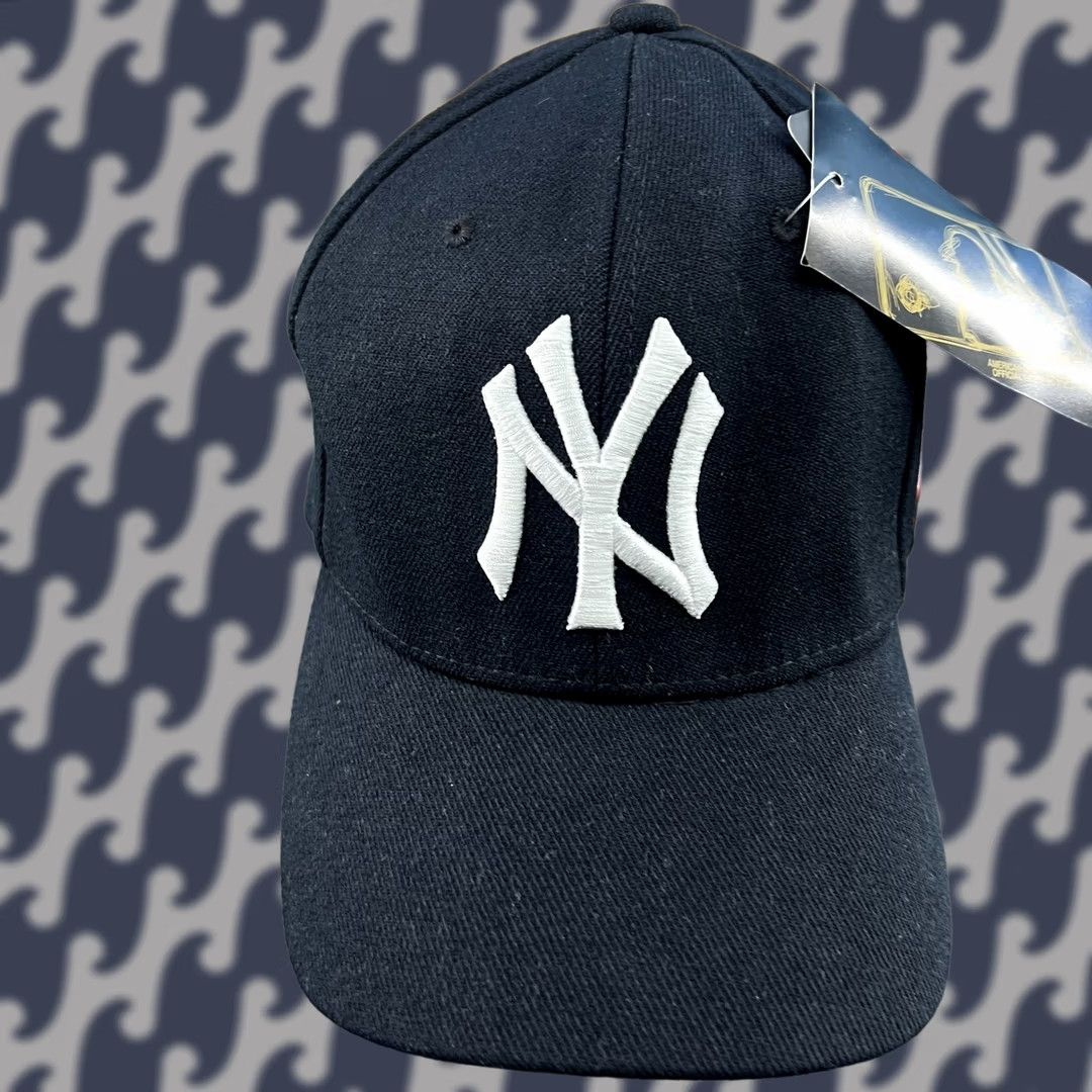 MLB VINTAGE New York Yankees Flexfit Cap Black MLB Unisex Adults One Size Snapback Quick Dry Cotton Canvas Size ONE SIZE - 1 Thumbnail