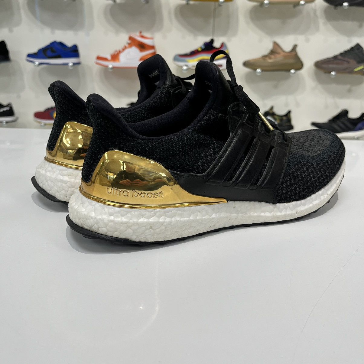 Adidas Adidas Ultra Boost 2.0 Gold Medal Size US 11 / EU 44 - 6 Thumbnail