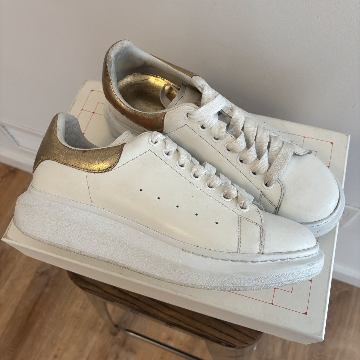 Alexander McQueen Alexander Mcqueen White Gold Sneakers Size 43 Size US 10 / EU 43 - 1 Thumbnail