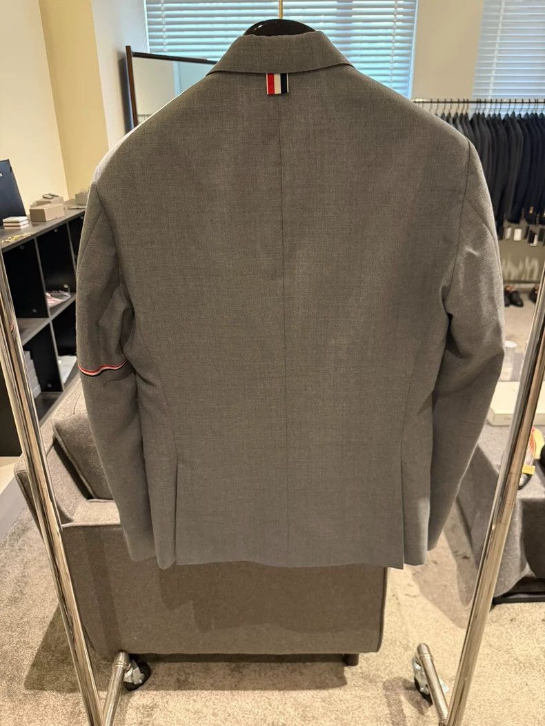 Thom Browne Thom Browne size4 Medium gray single-sleeved dress jacket Size 38S - 2 Thumbnail