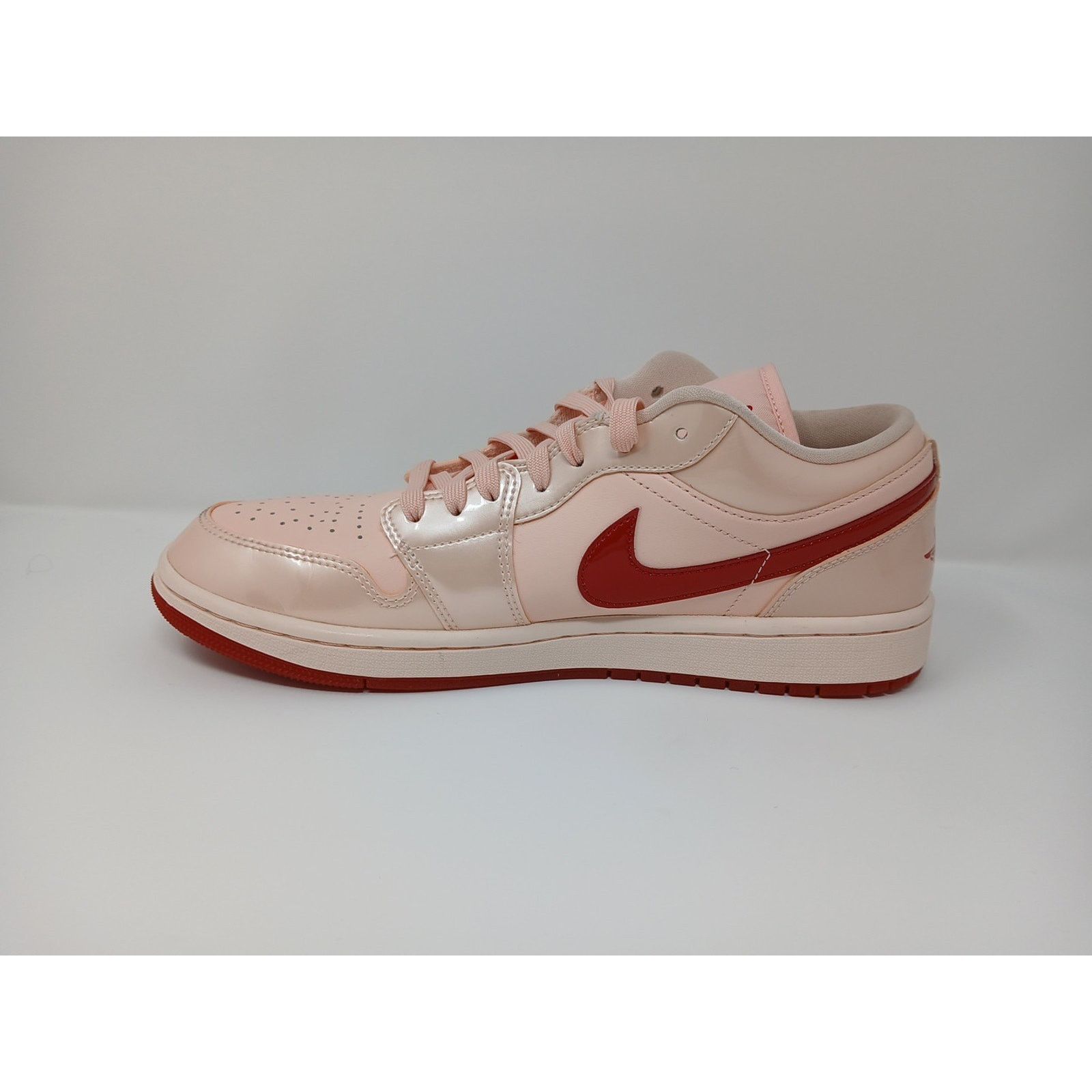 Jordan Brand Nike Air Jordan 1 SE Low Patent Valentine's Day Women Sz11.5 Size US 11.5 / IT 41.5 - 12 Thumbnail