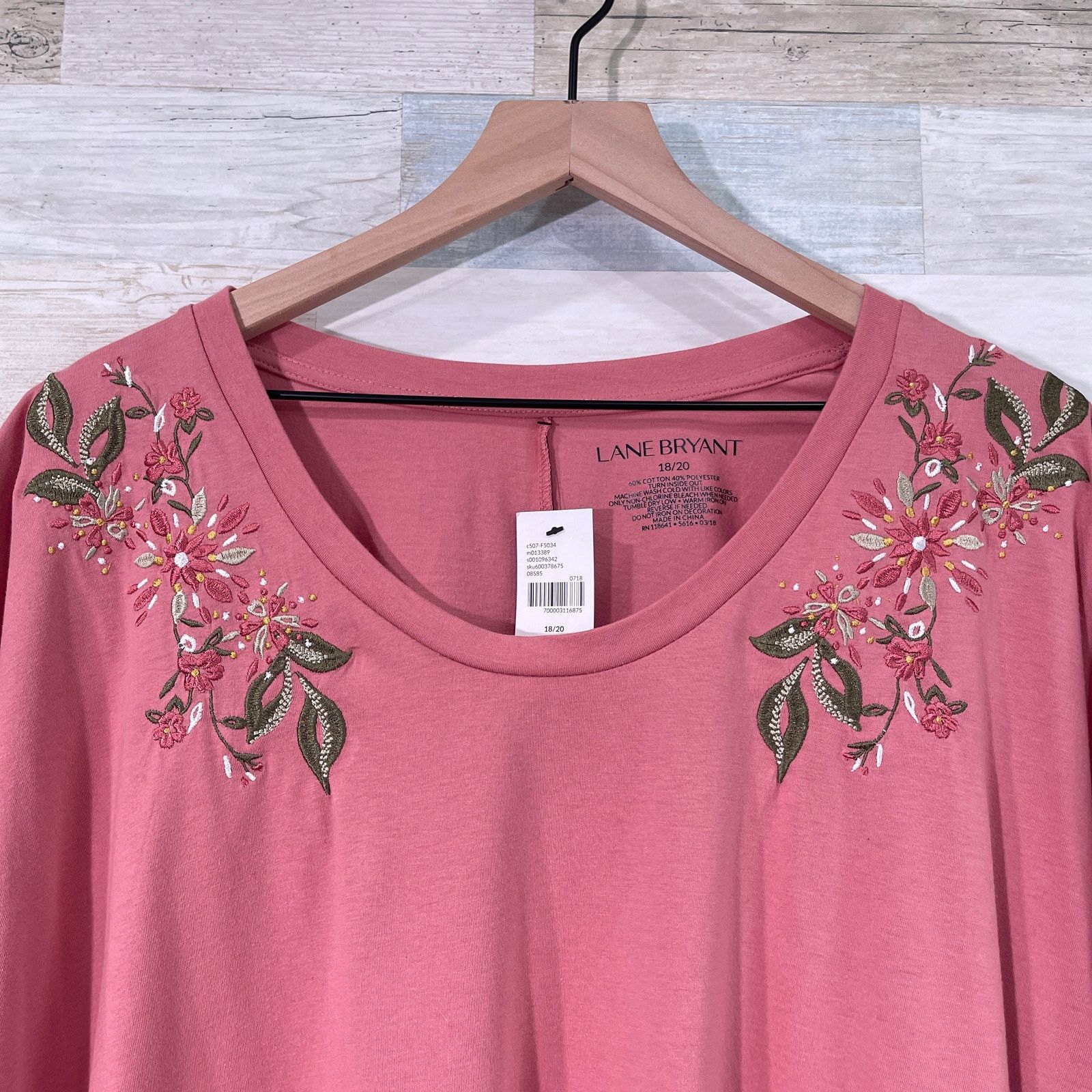 Other LANE BRYANT Embroidered Sharkbite Hem Top Womens Plus 18 20 Size 3XL / US 20-22 - 3 Thumbnail