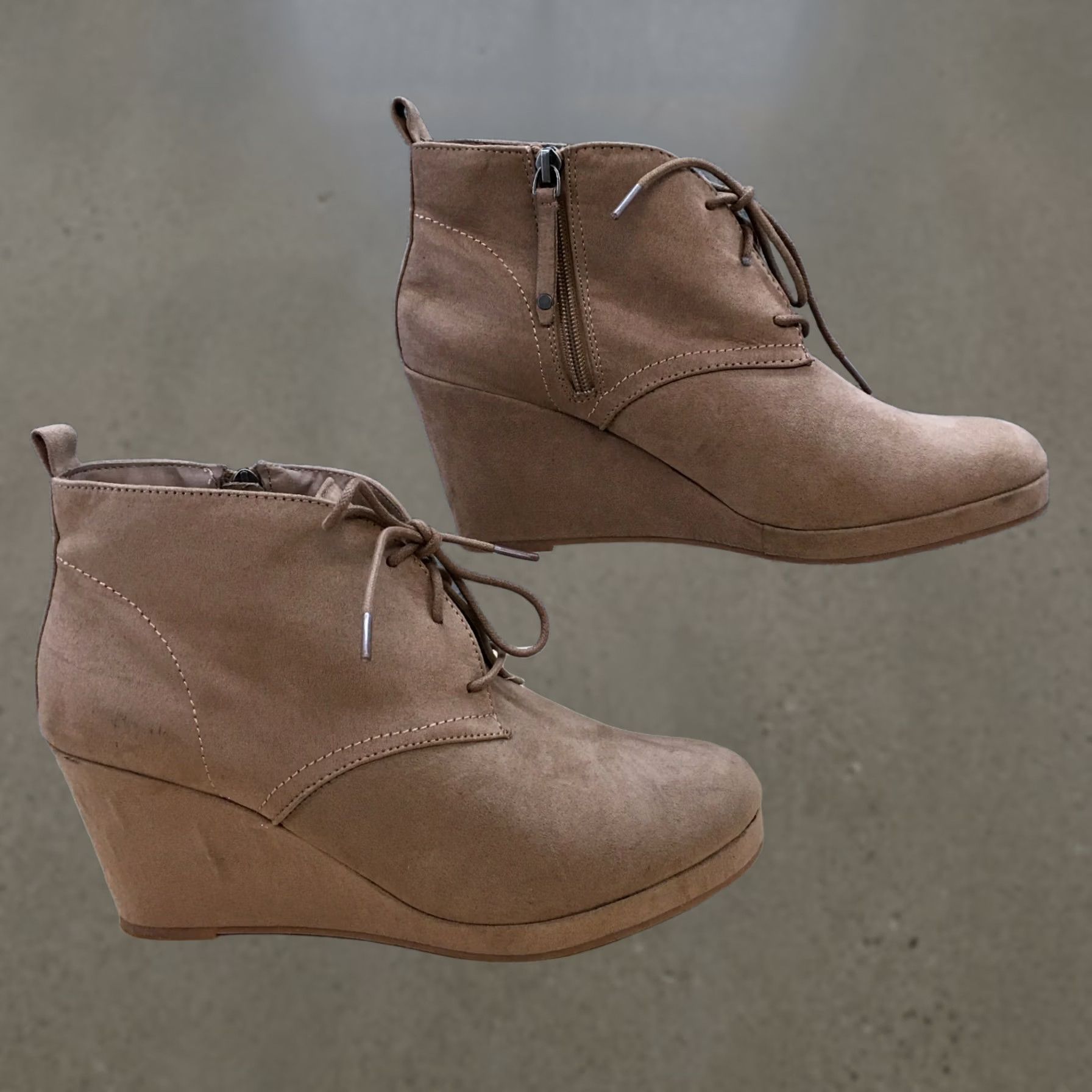 Dolce Vita Dolce Vita Boots Womens 11 Ankle Booties Wedge Brown Fabric Lace Up Zipper Size US 11 / IT 41 - 1 Thumbnail