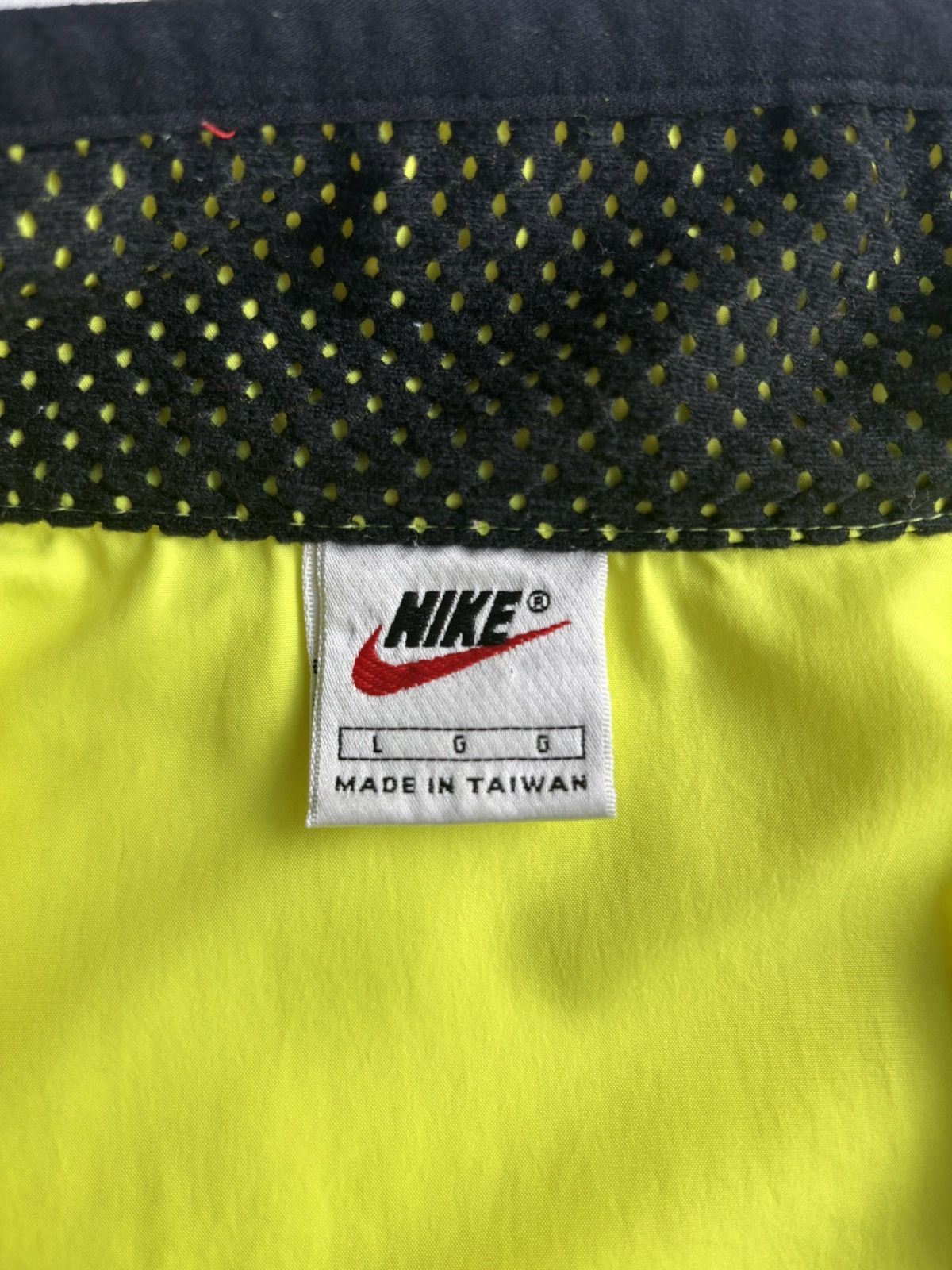Nike Nike Vintage Yellow Vest US L Size US L / EU 52-54 / 3 - 4 Thumbnail