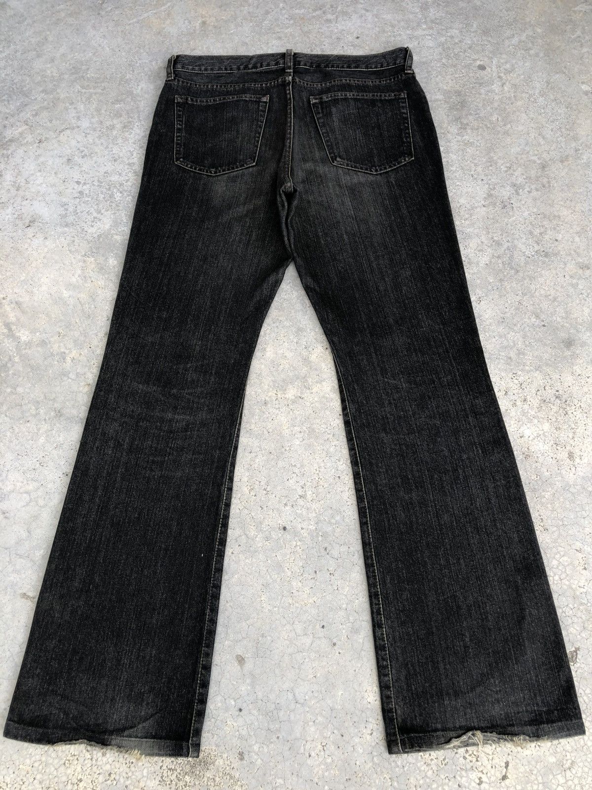 If Six Was Nine Flared Uniqlo Jeans Distressed Jeans Size US 33 - 2 Thumbnail