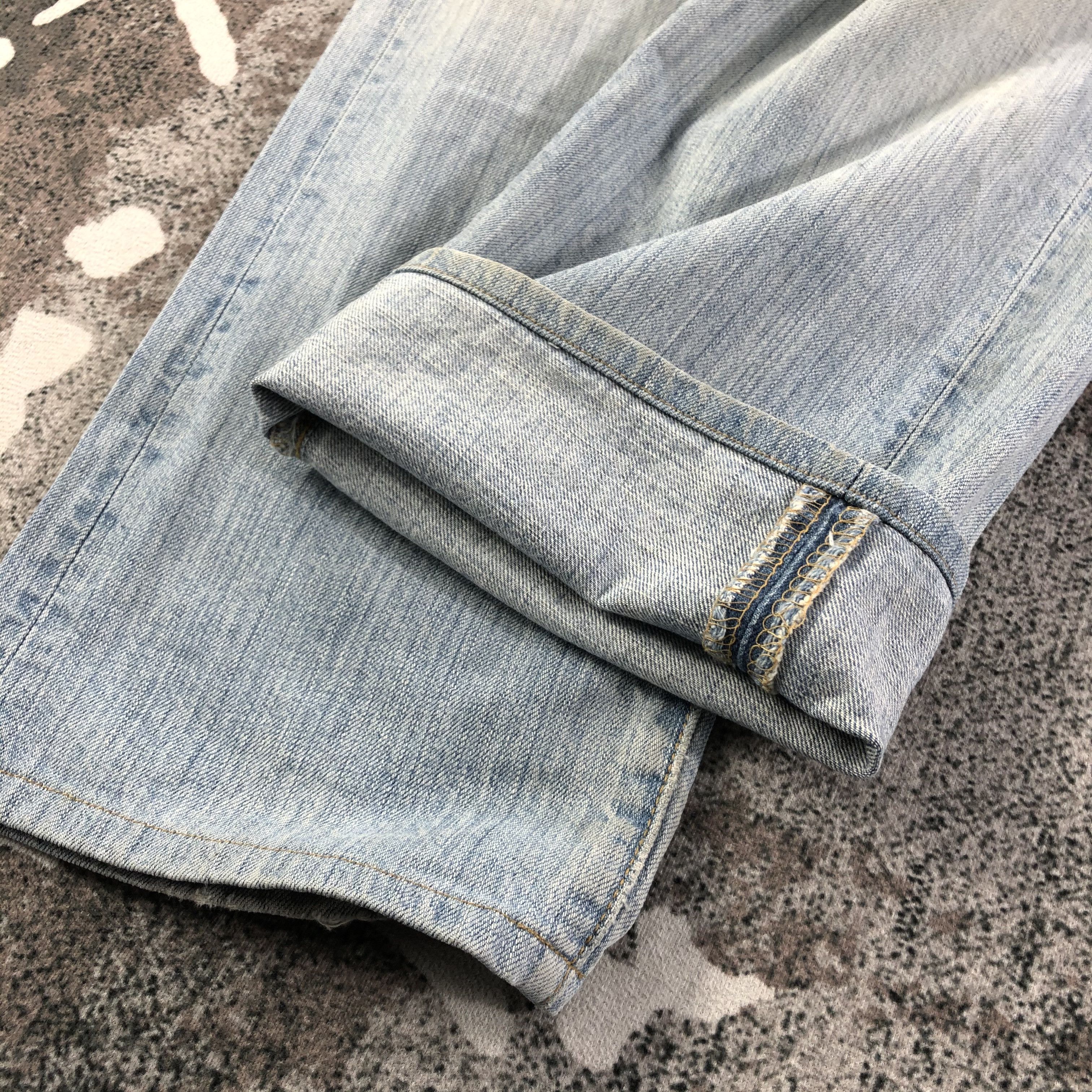 Levi's Vintage Levis 501 Jeans Medium Wash Denim KJ1894 Size US 31 - 6 Thumbnail
