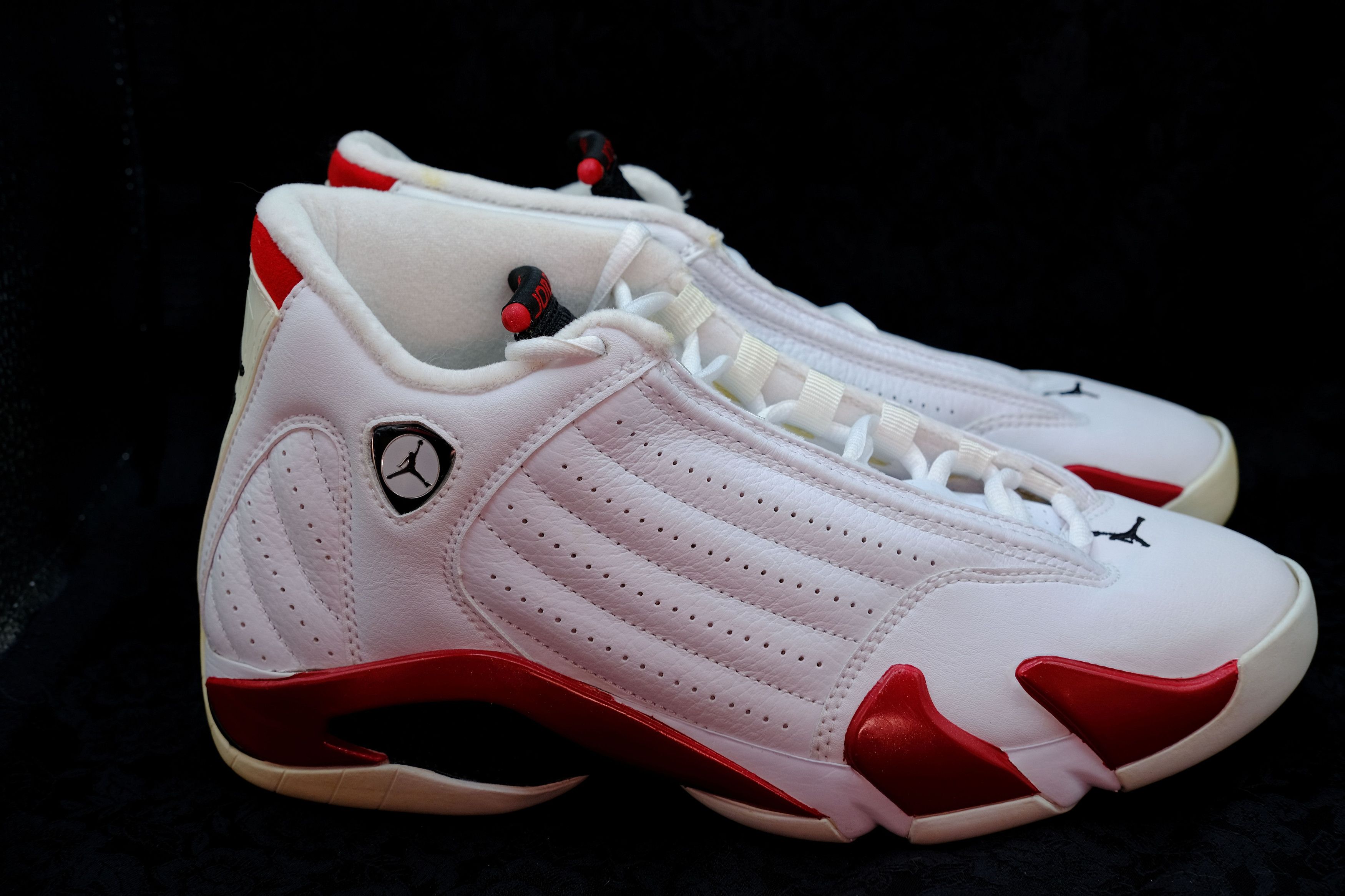 Nike 2005 Nike Air Jordan 14 White Red Candy Cane Size US 8.5 / EU 41-42 - 2 Thumbnail