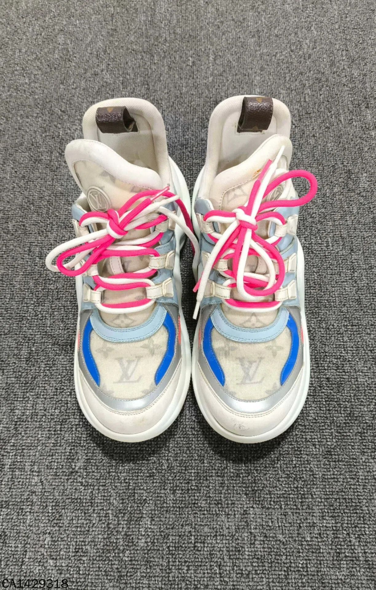 Louis Vuitton Louis Vuitton Logo Mesh Dad Shoes. Size US 8 / IT 38 - 2 Thumbnail