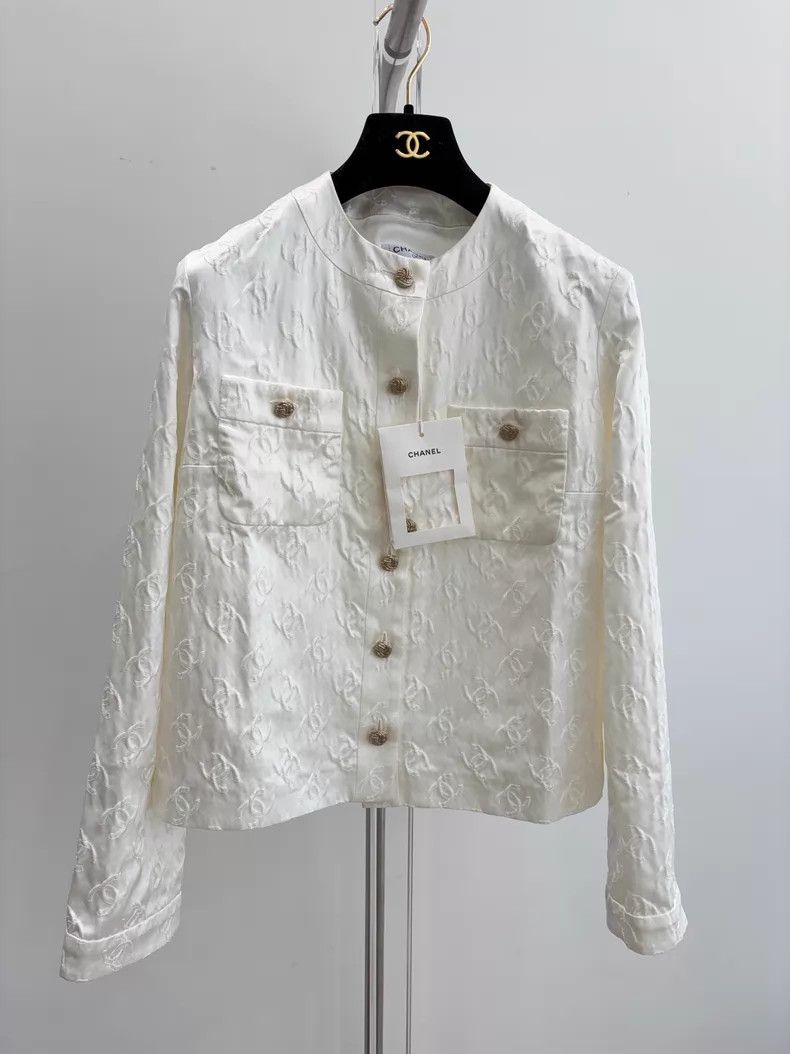 Chanel Chanel White dark flower relief jacket Size XS / US 0-2 / IT 36-38 - 1 Thumbnail