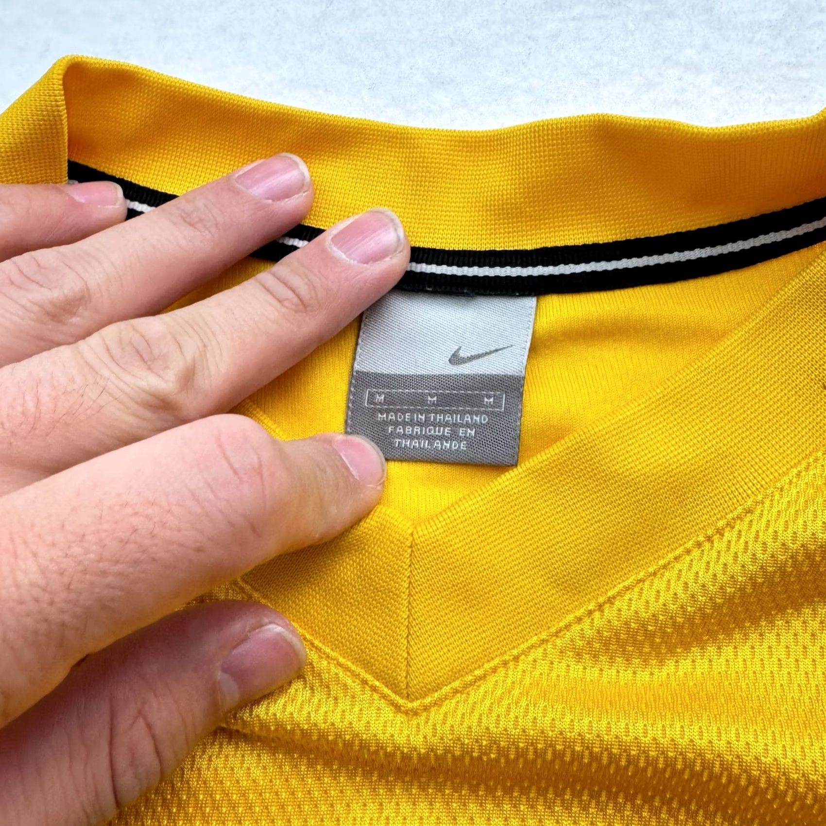 Nike VINTAGE Nike Sportswear Y2K Mens Medium Gray Tag Yellow Athletic Shirt Jersey Mens Size US M / EU 48-50 / 2 - 3 Thumbnail