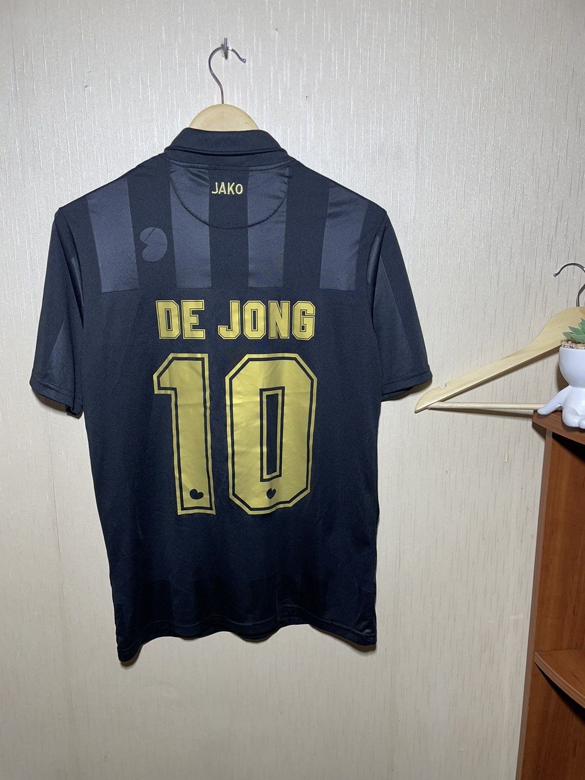 Other Jako Heerenveen #10 Siam De Jong soccer jersey Size US S / EU 44-46 / 1 - 1 Thumbnail