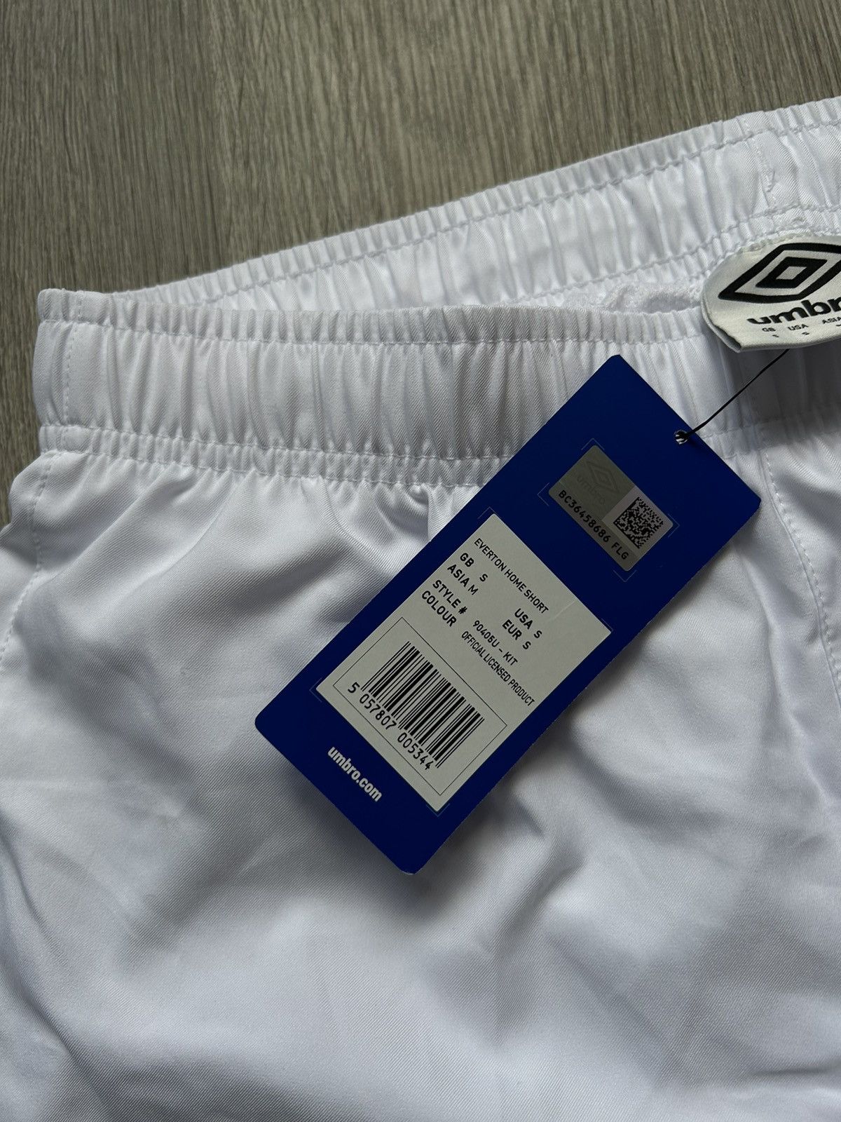 Umbro × Vintage Shorts Umbro x Everton 🔘 Soccer Shorts 🔘 Streetwear 🔘 Size US 30 / EU 46 - 5 Thumbnail