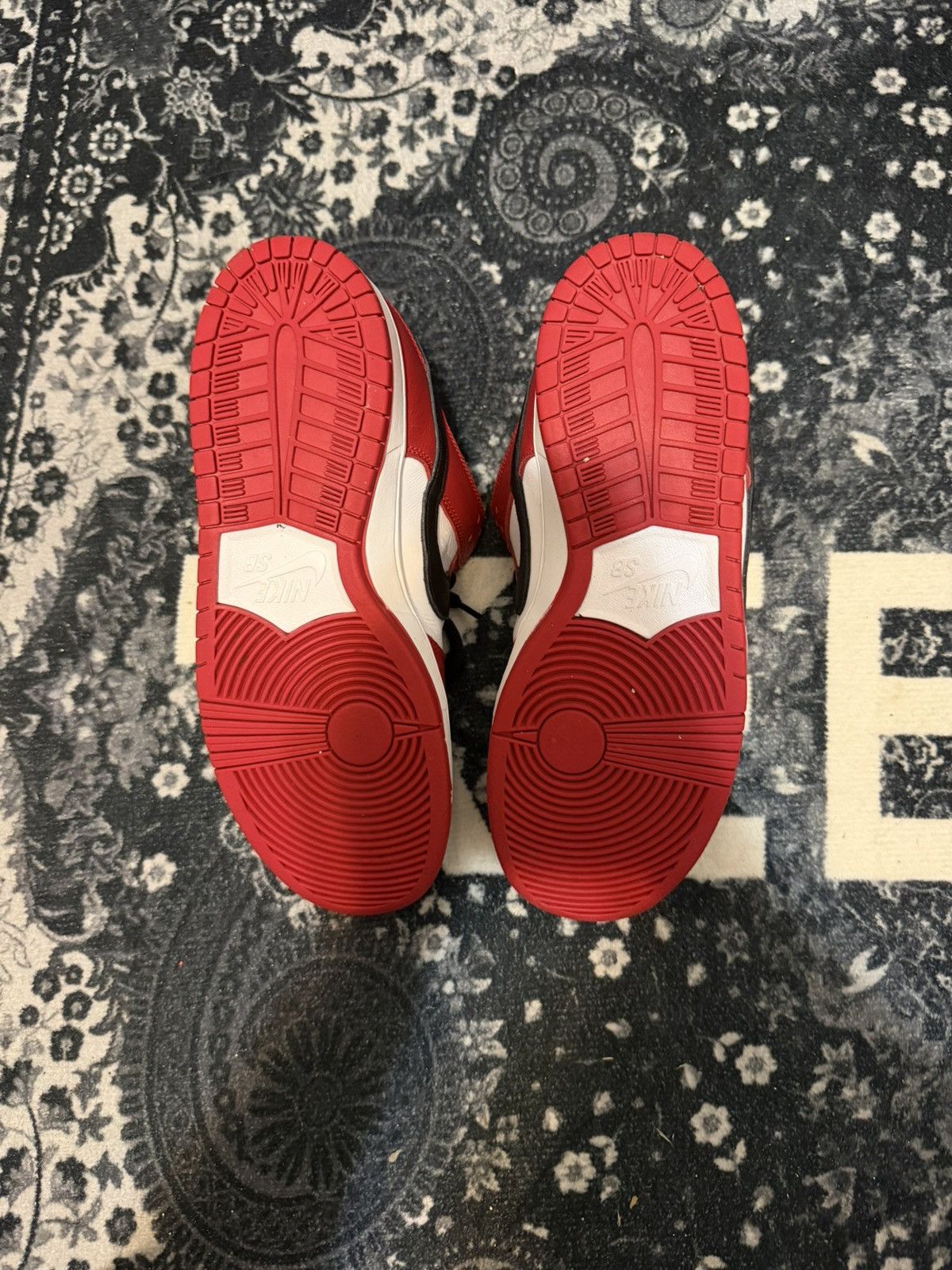 Nike SB NIKE DUNK LOW SB "CHICAGO" Size US 9.5 / EU 42-43 - 6 Thumbnail