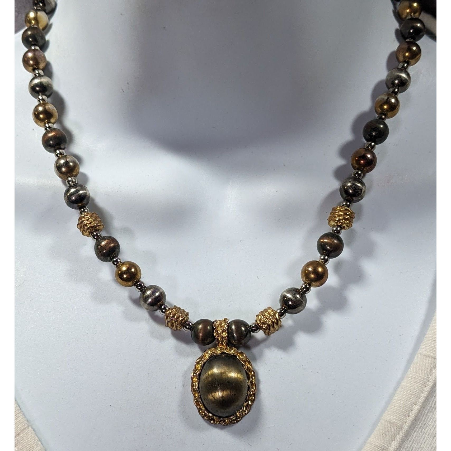 Other Vintage Gold And Silver Beaded Pendant Necklace Size ONE SIZE - 7 Thumbnail