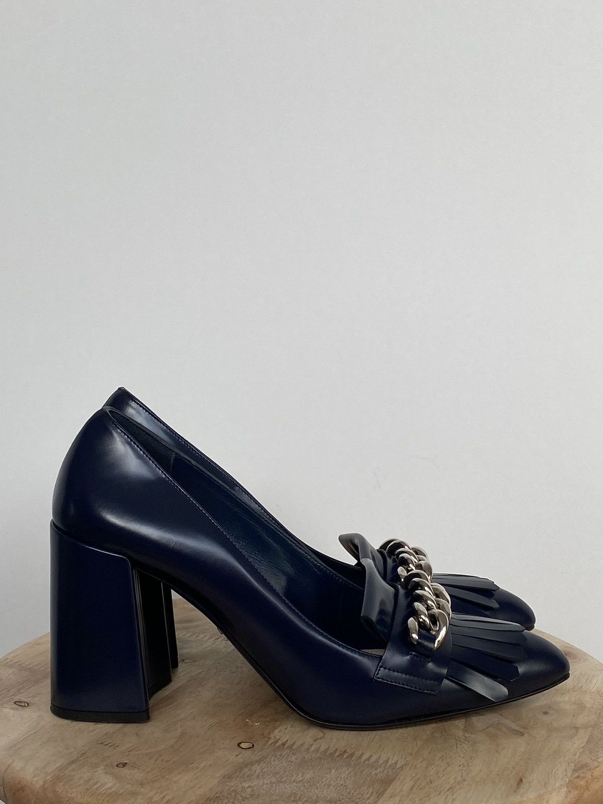 Prada Prada Heeled Leather Navy Loafers Chain Size US 8.5 / IT 38.5 - 4 Thumbnail