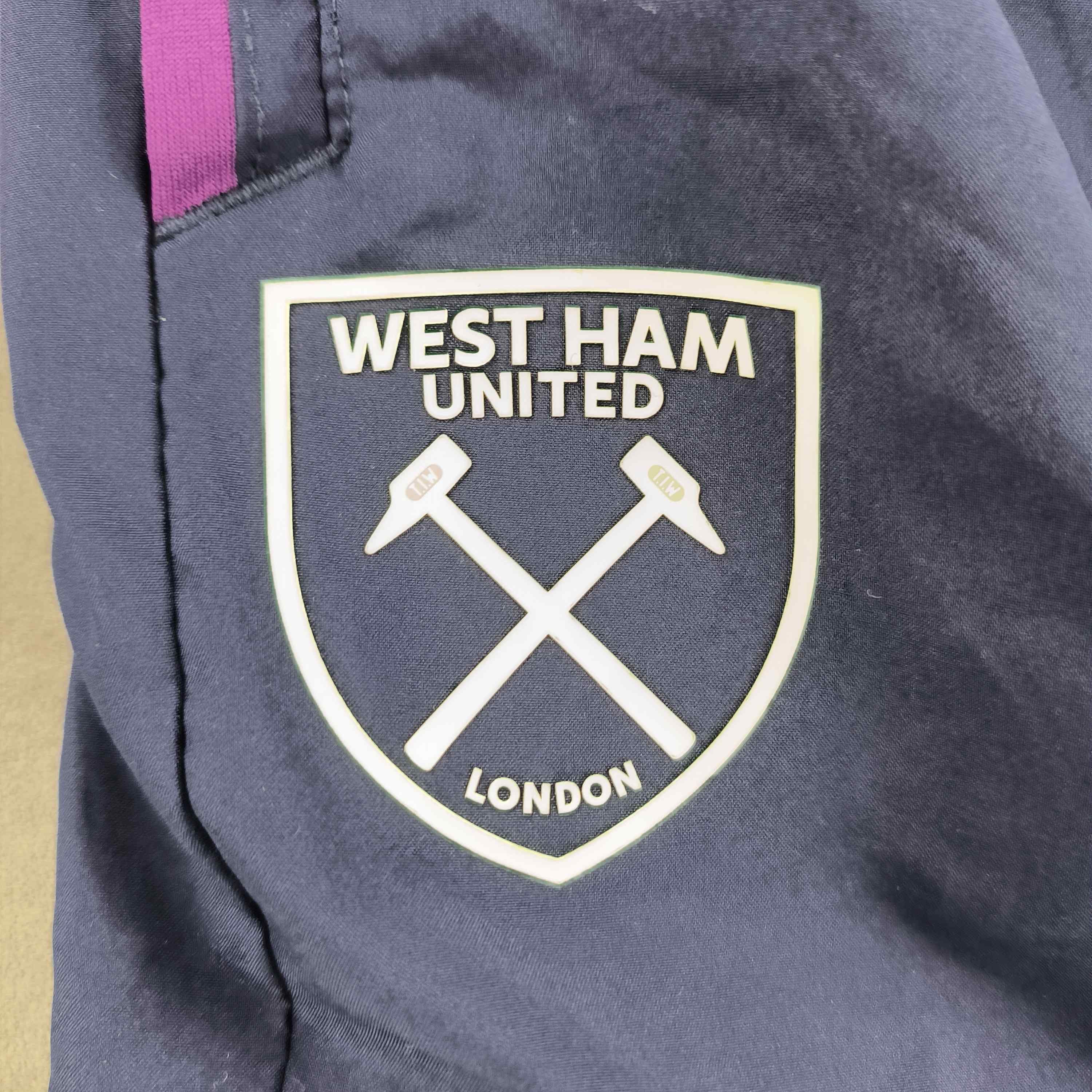 Umbro NEW West Ham United Umbro (BNWT) football pants size S Size US 28 / EU 44 - 3 Thumbnail