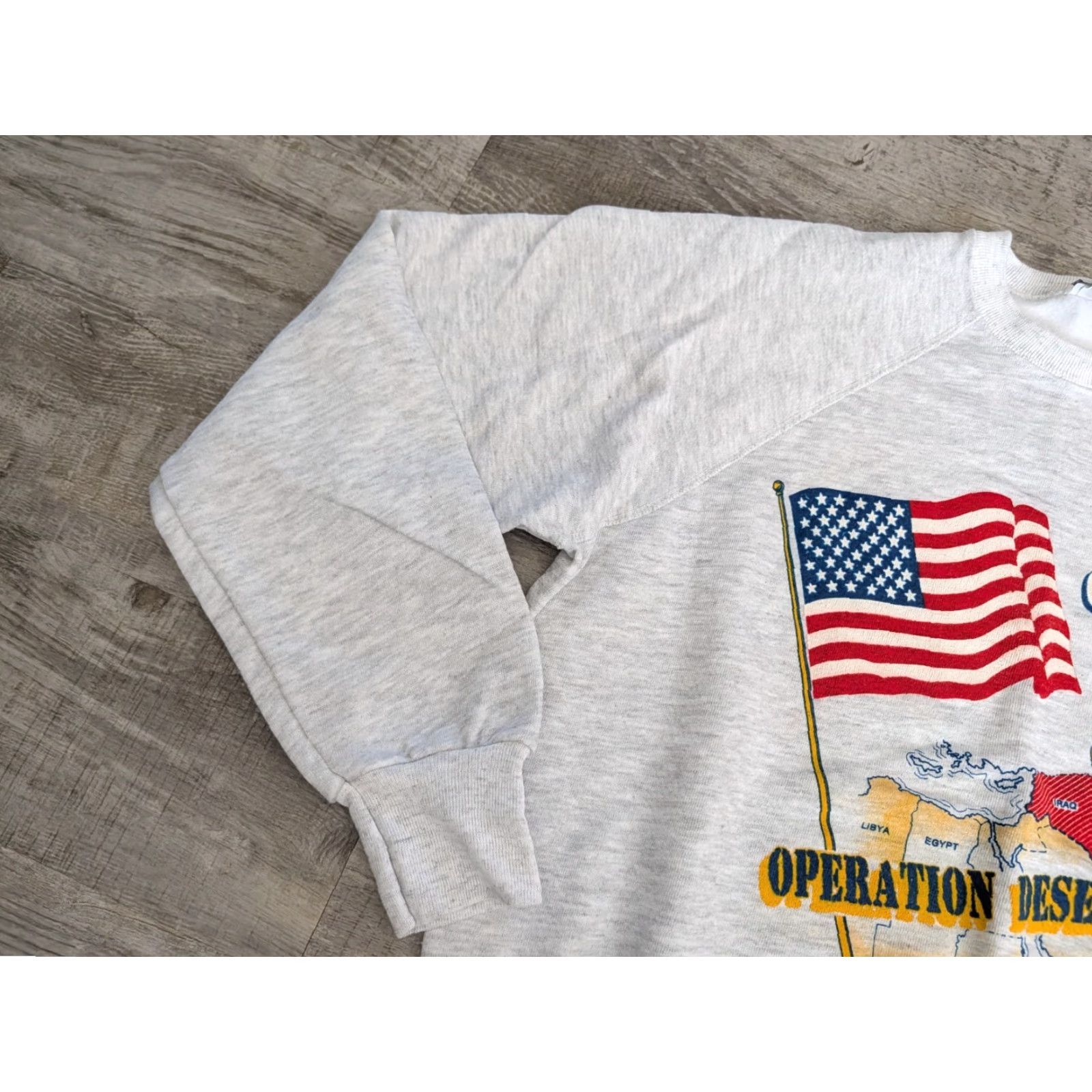 Lee VINTAGE Lee Desert Storm Crewneck Sweatshirt XL Gray Men's 90s Graphic Print Midweight Fleece All Seasons Size US XL / EU 56 / 4 - 4 Thumbnail