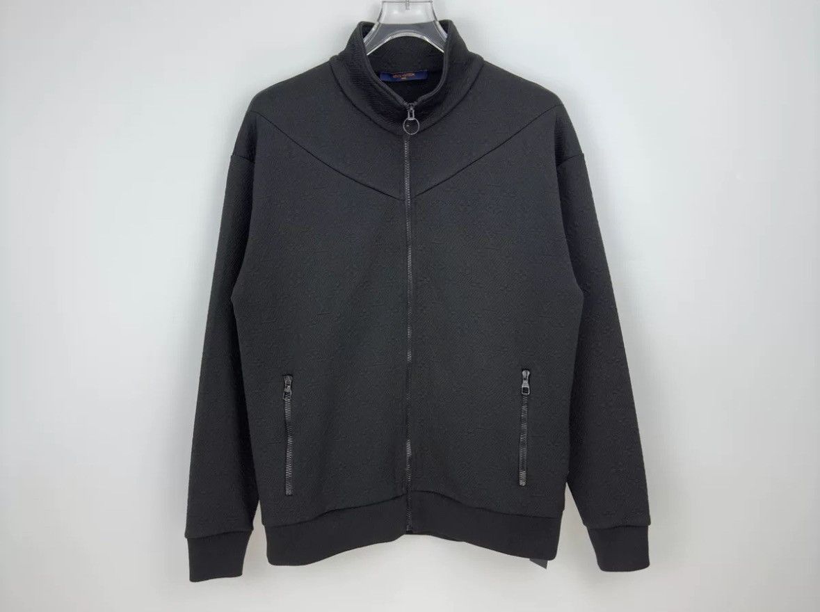 Louis Vuitton Louis Vuitton Black classic logo zipper long sleeved jacket Size US M / EU 48-50 / 2 - 3 Thumbnail