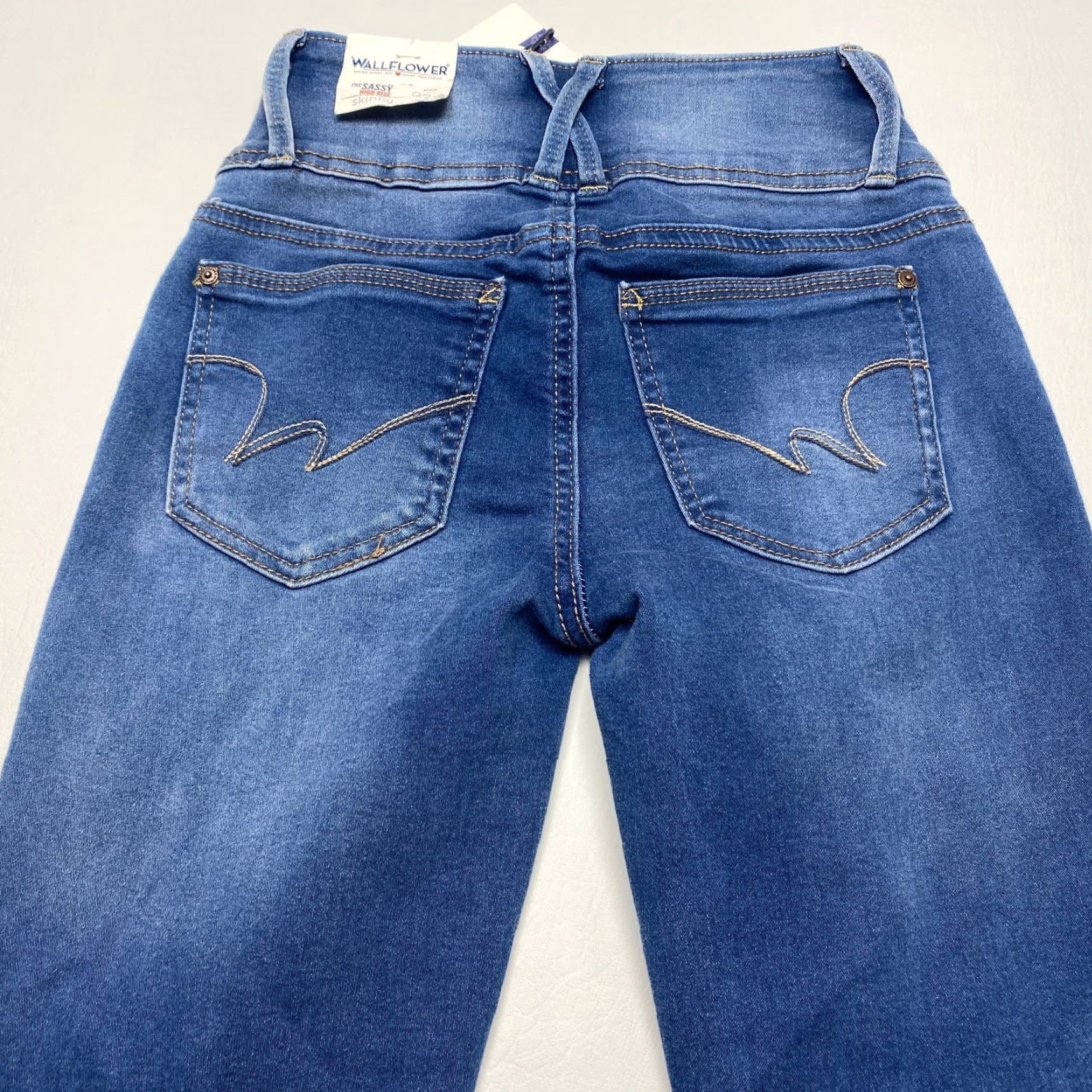 Vintage VINTAGE Wallflower Jeans The Sassy High Rise Skinny Stretch Waist Womens Size 0/24 Size 25" / US 0 / IT 36 - 7 Thumbnail
