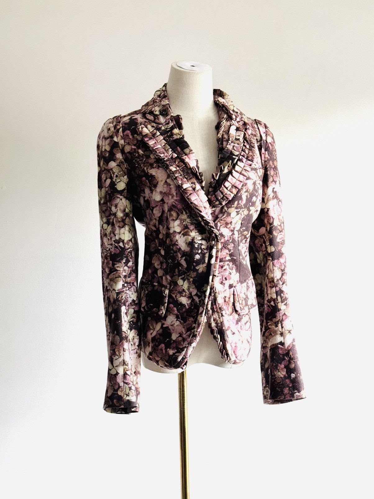 Ann Demeulemeester Fall 2008 Ann Demeulemeester Floral blazer w/ ruffle detail Size XS / US 0-2 / IT 36-38 - 2 Thumbnail