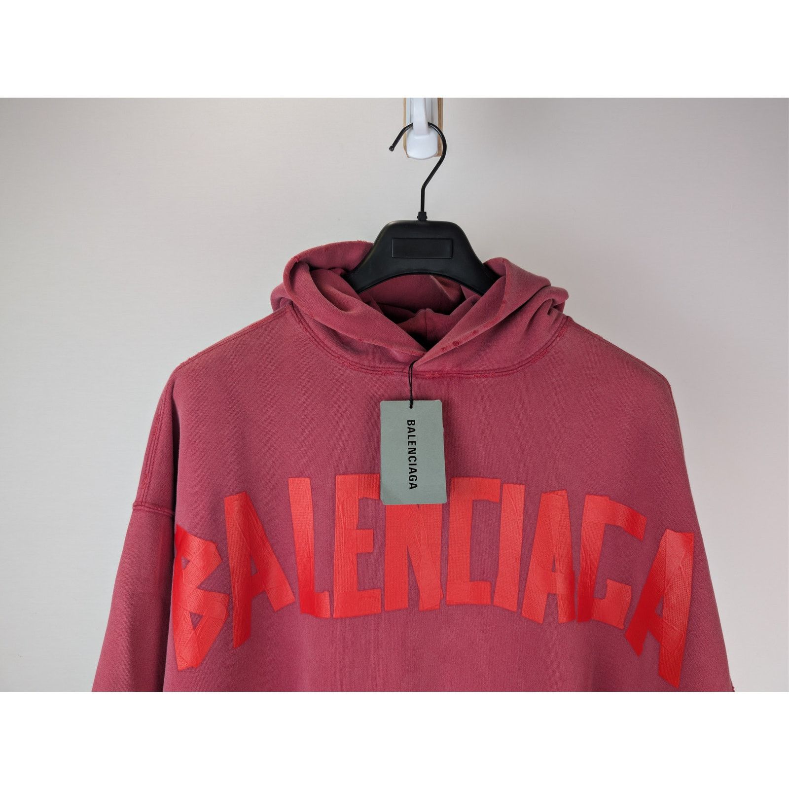 Balenciaga o1rshd1 Tape Type Ripped Pocket Hoodie in Raspberry Size US S / EU 44-46 / 1 - 3 Thumbnail