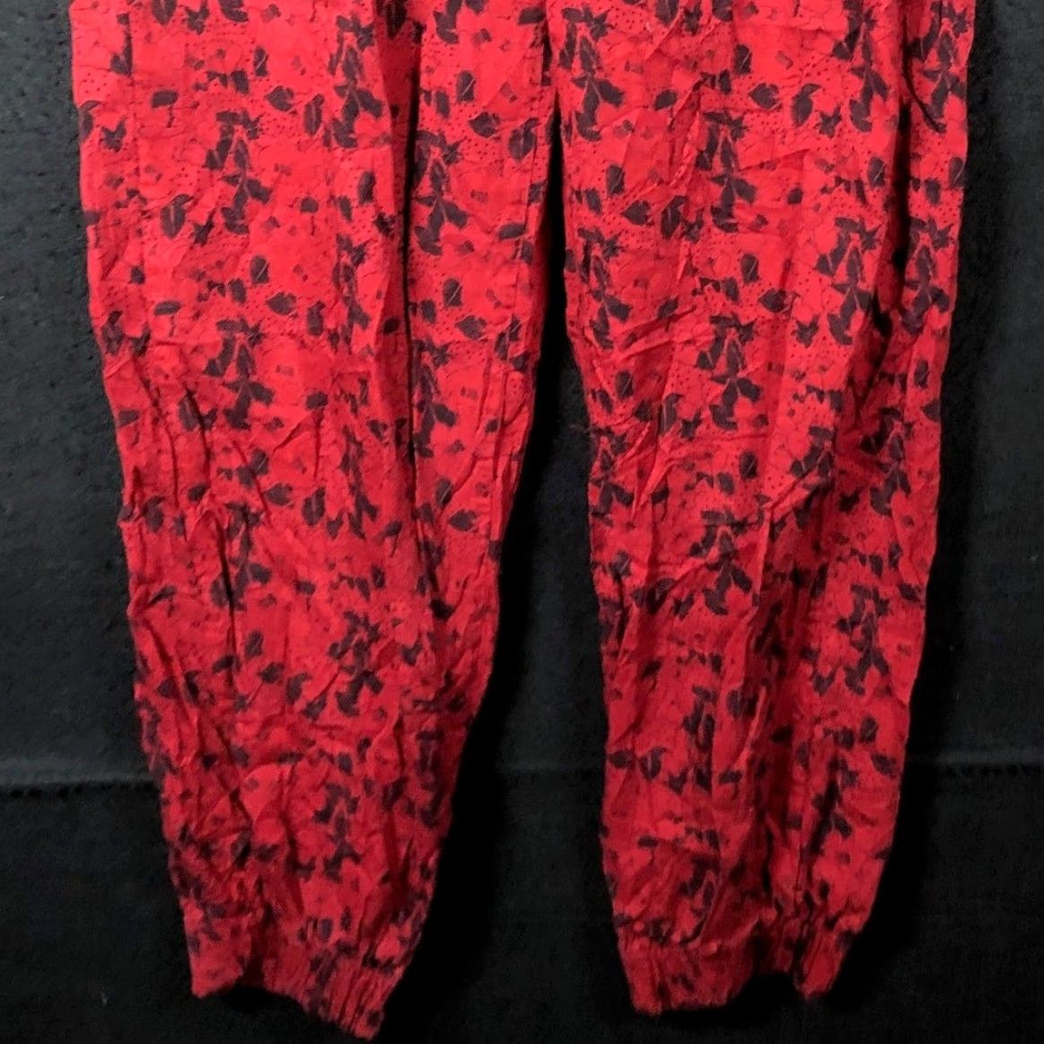 Bdg BDG Urban Outfitters Womens Pants Red Black Floral High Rise Cotton Jogger XS Womens Size 26" / US 2 / IT 38 - 3 Thumbnail