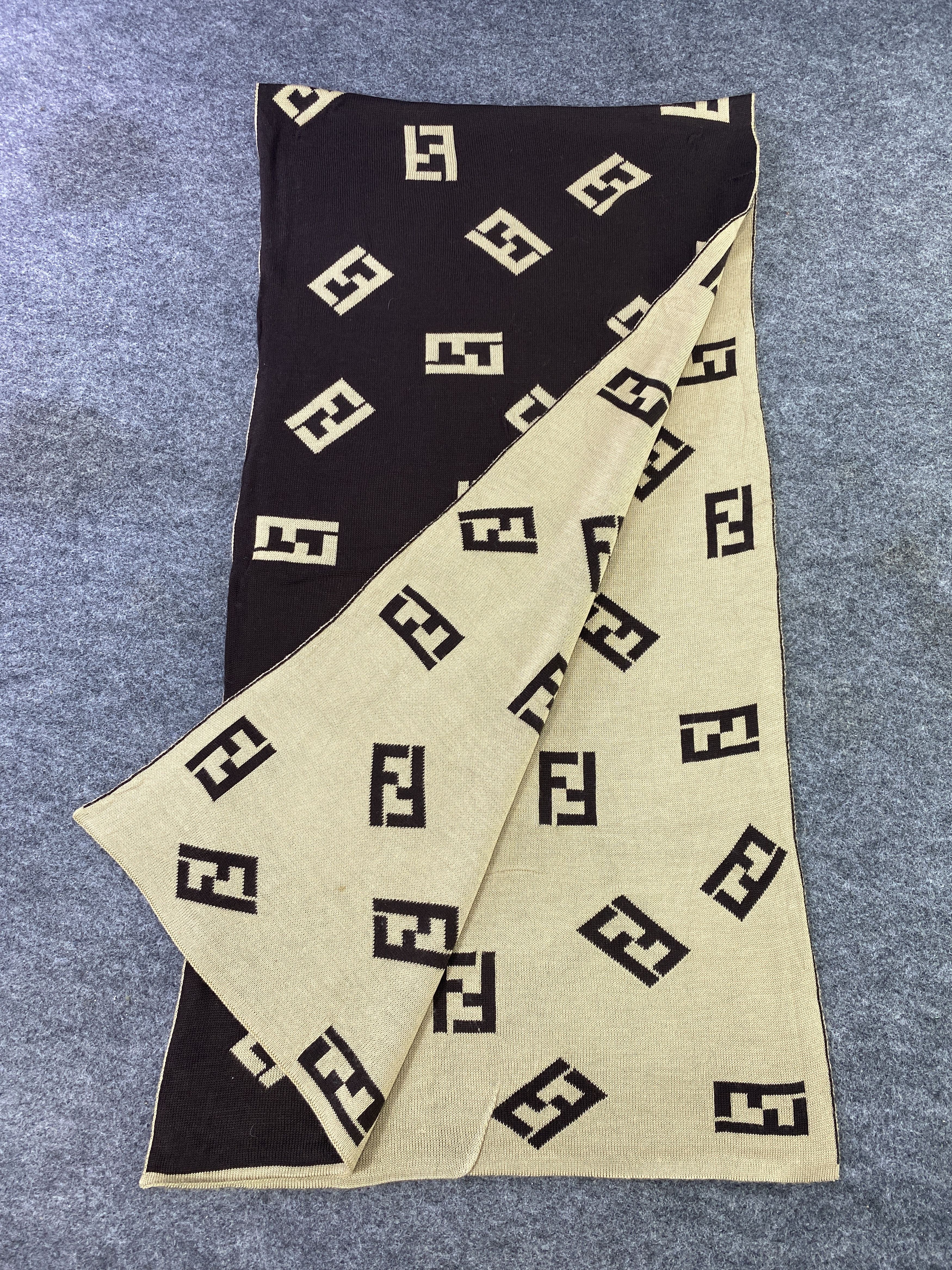Fendi Scarf / Muffler / Neckwear -T677