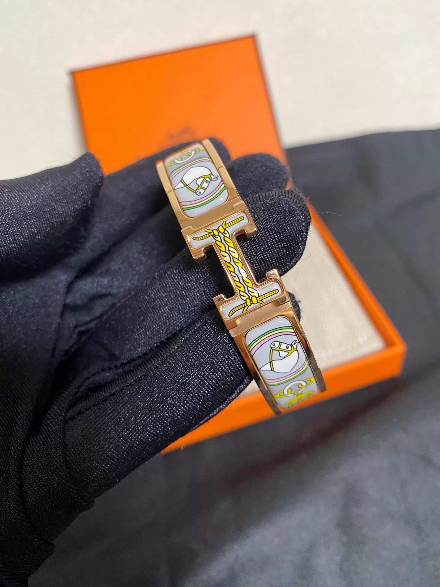 Hermes Hermes Painted Enamel Bracelet 99 New w/ Box Size ONE SIZE - 6 Thumbnail