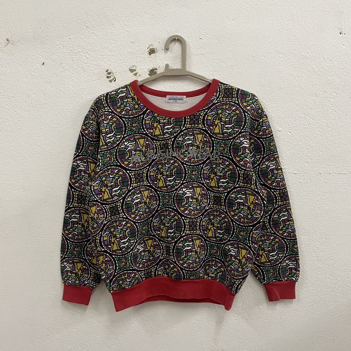 Vintage 🔥🇯🇵Vintage Munsingwear Multicolour Baroque Sweatshirts Size US M / EU 48-50 / 2 - 1 Thumbnail