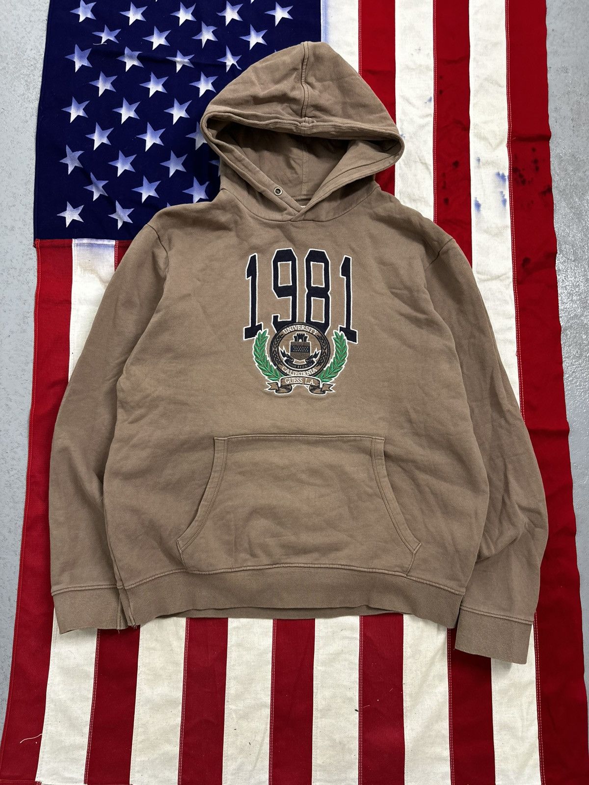 Guess Guess big logo hoodie Size US L / EU 52-54 / 3 - 1 Thumbnail