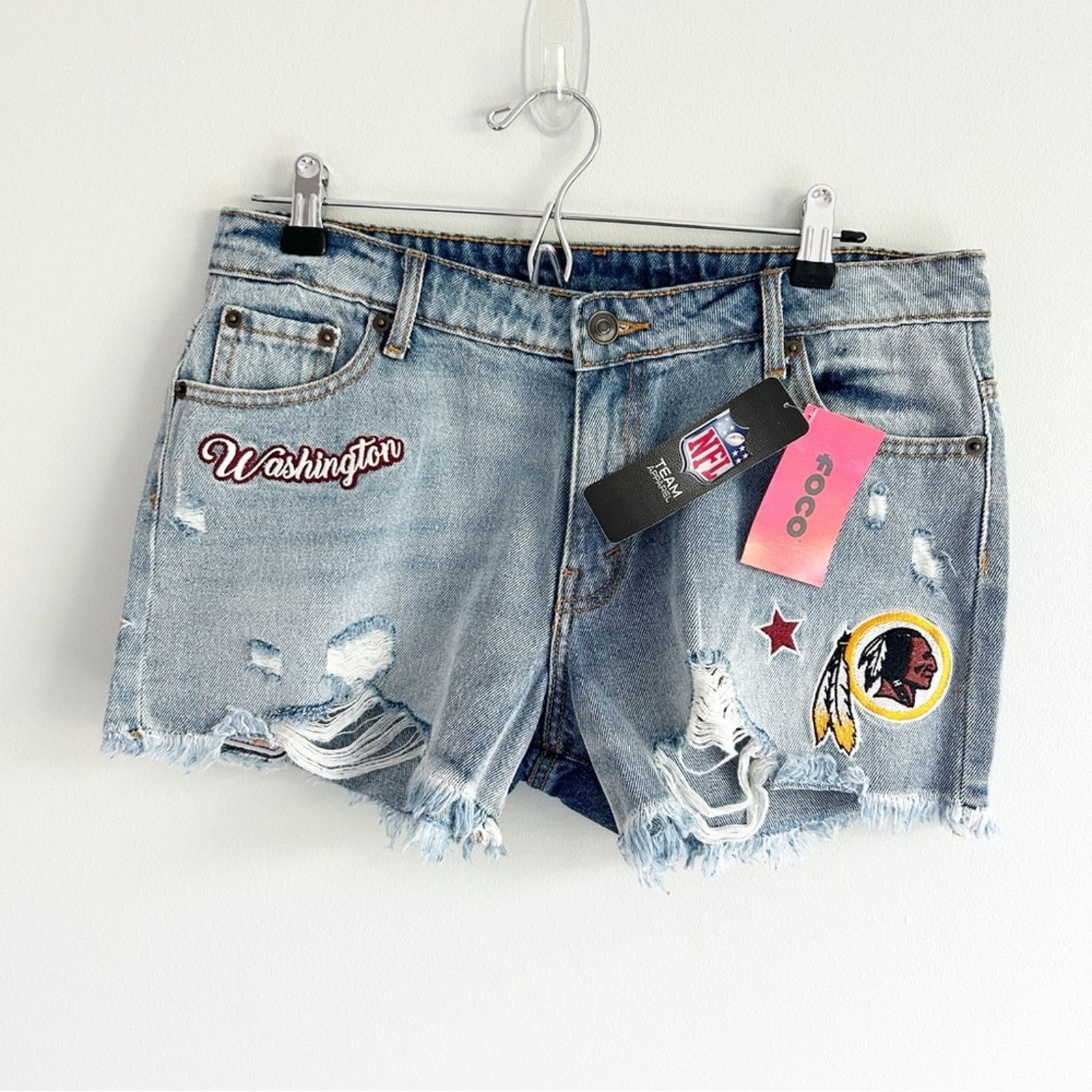 NWT NFL Washington Redskins Embroidered Denim Shorts XL - Bottoms