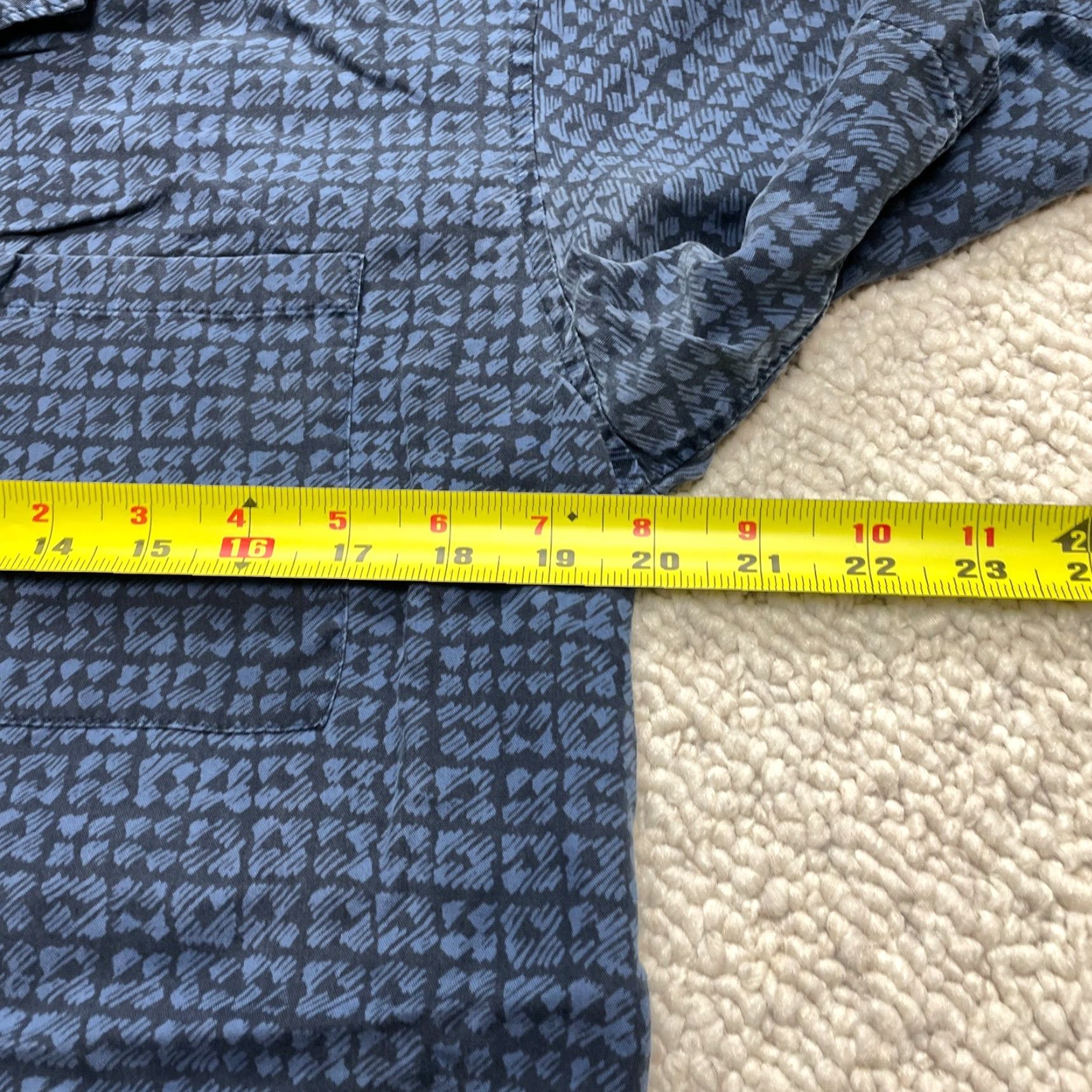 Theory Theory Button-Up Shirt Mens Small Blue Short Sleeve Collared Lyocell Top Adult Size US S / EU 44-46 / 1 - 6 Thumbnail