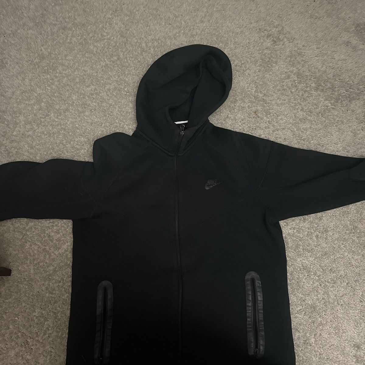 Nike For Sale: Black Nike Tech Fleece Tracksuit – Size [medium} Size US S / EU 44-46 / 1 - 2 Thumbnail