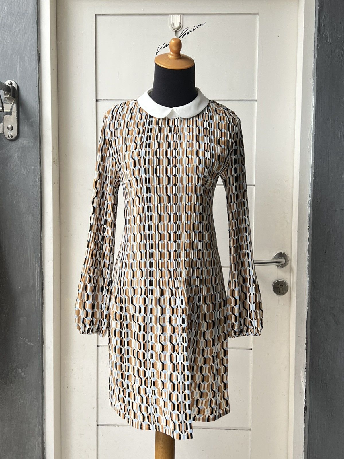 Maje MAJE Pleats Midi Dress Size XS / US 0-2 / IT 36-38 - 1 Thumbnail
